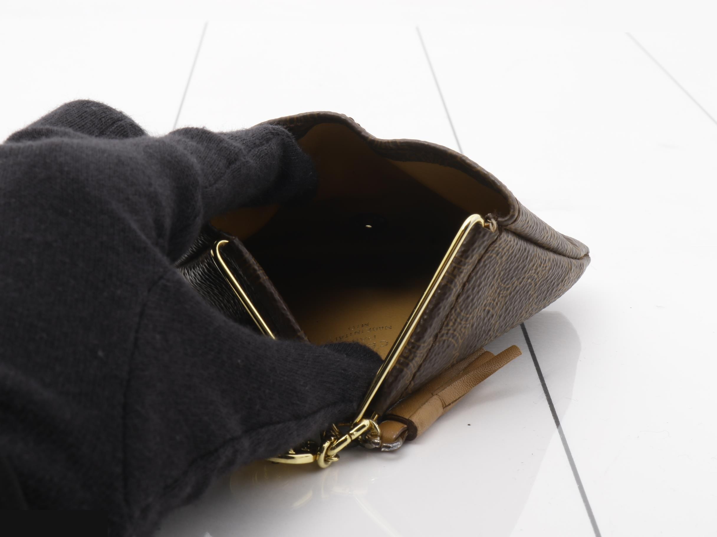 Other lines: Bags and pouches — view 4