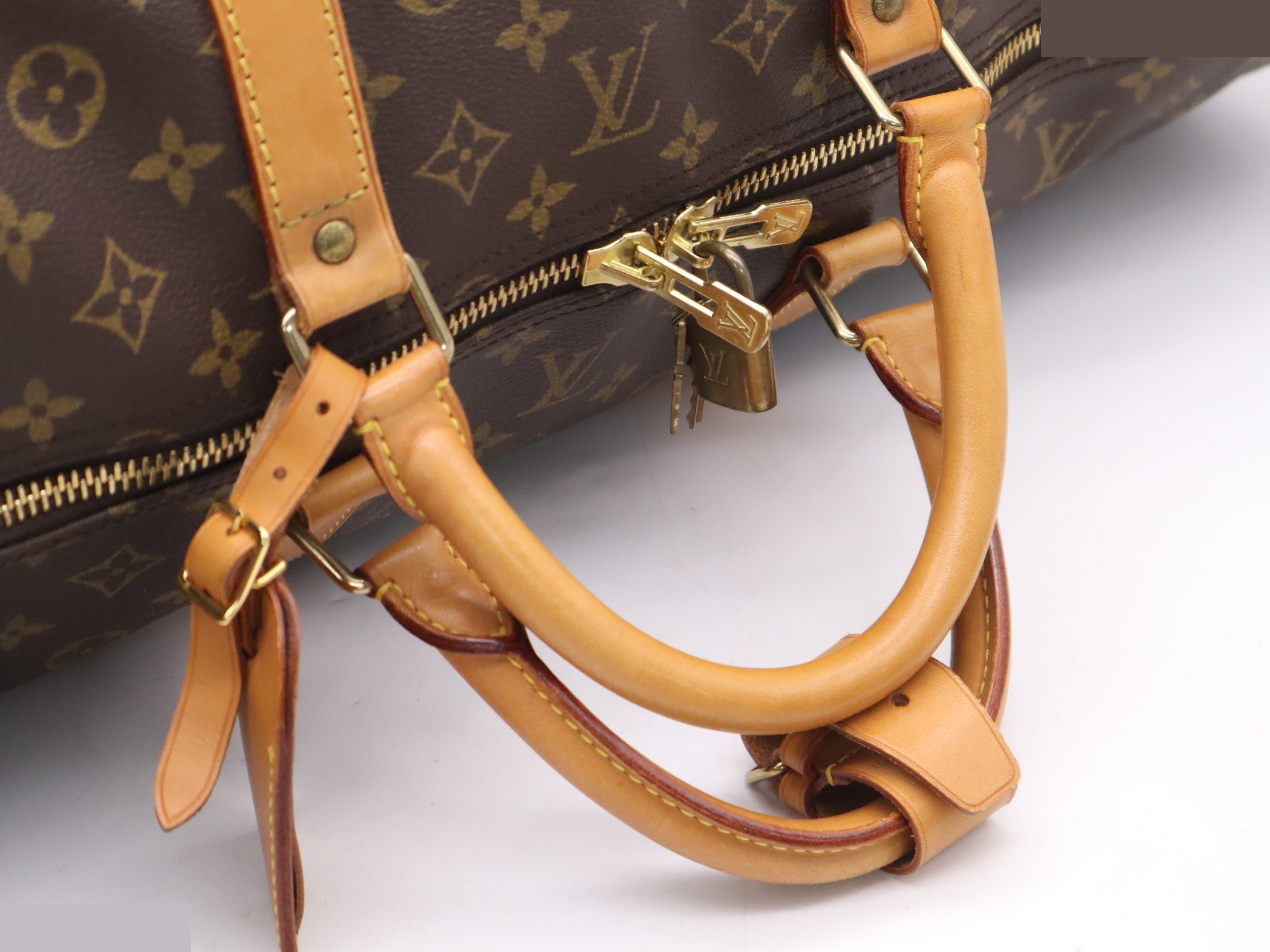 Keepall Bandouliere 60: Shoulder strap, padlock, 2 keys, name tag. — view 6