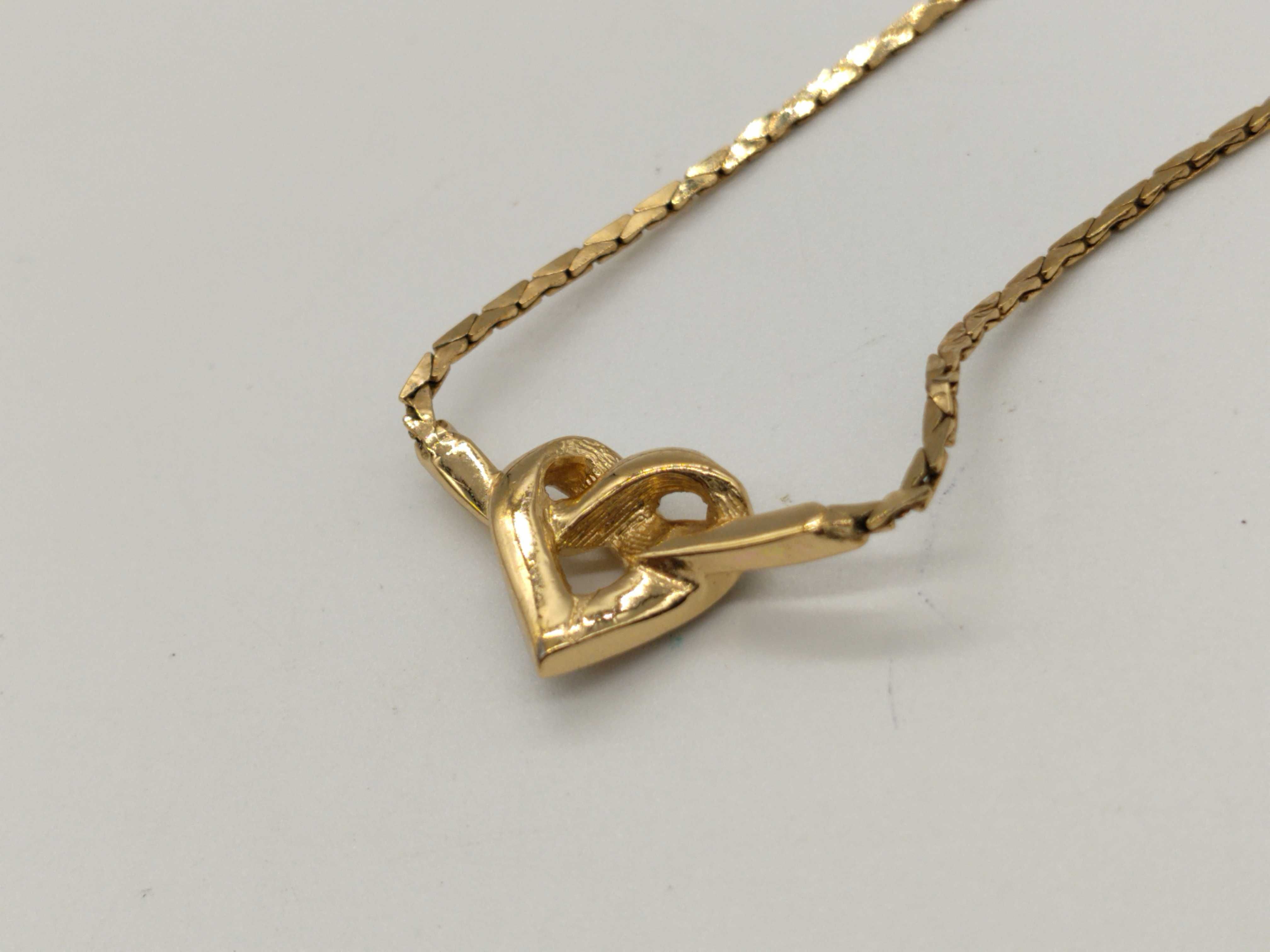 Heart Rhinestone Vintage Curb Chain Gold Necklace — view 2