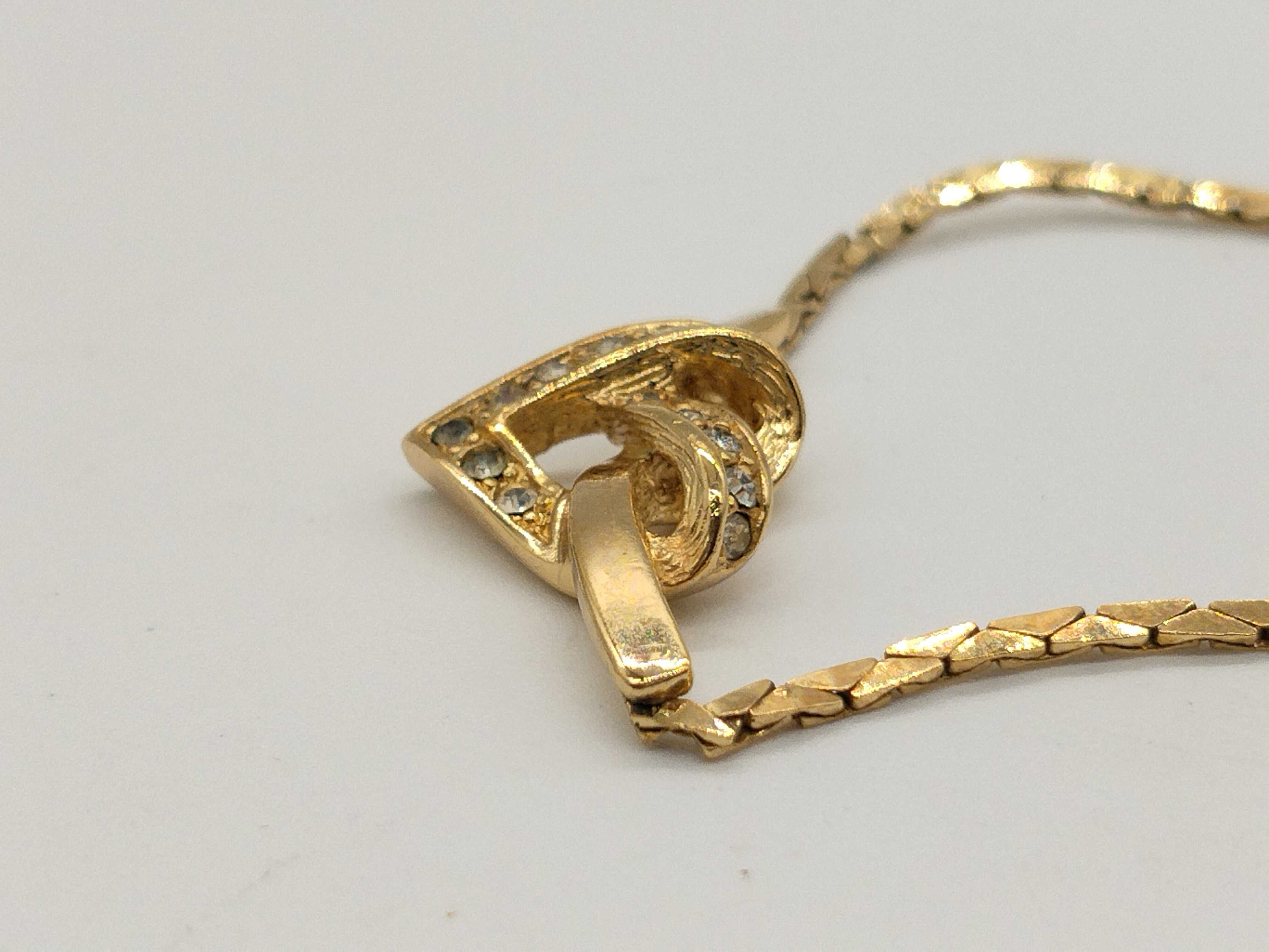Heart Rhinestone Vintage Curb Chain Gold Necklace — view 3