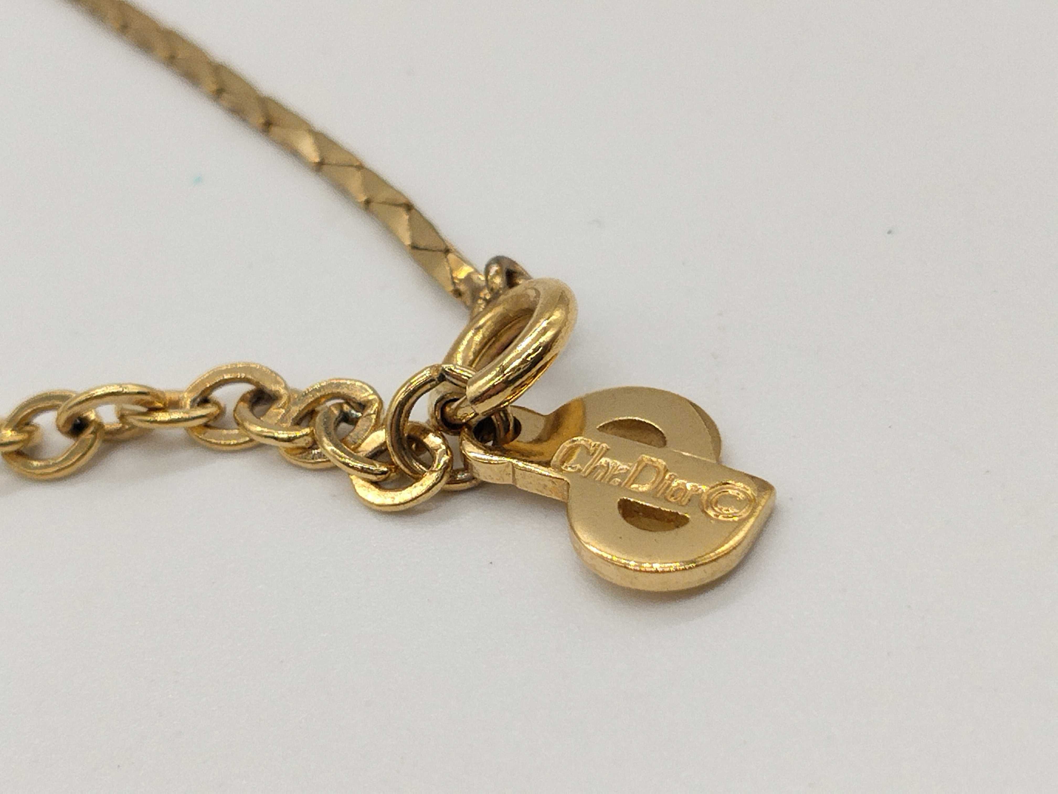 Heart Rhinestone Vintage Curb Chain Gold Necklace — view 5