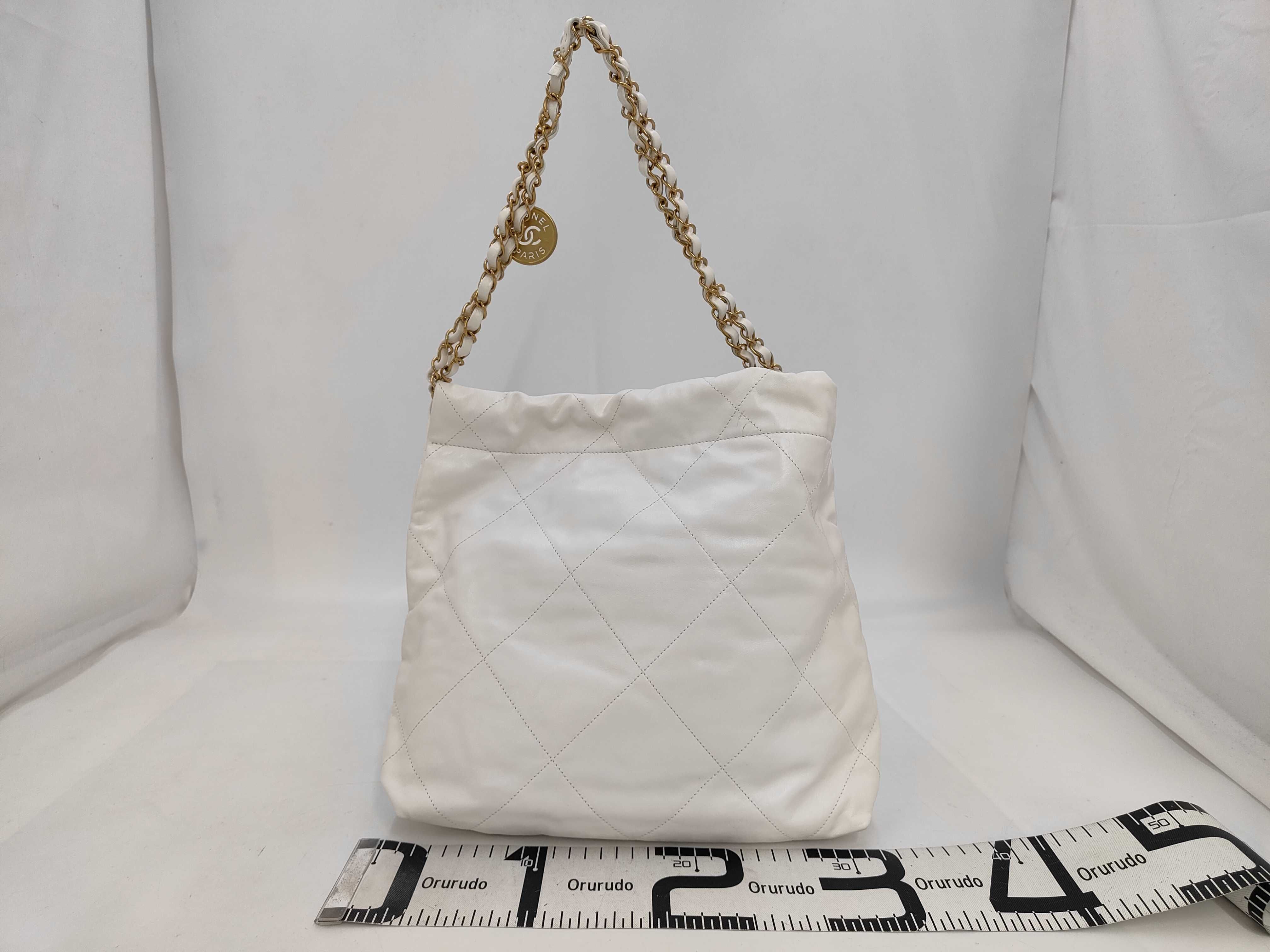 (stored item) with IC plate AS3260, comes with pouch. Chanel 22 Small Shiny Calfskin Chain Shoulder Bag, White with Gold Hardware. — view 2