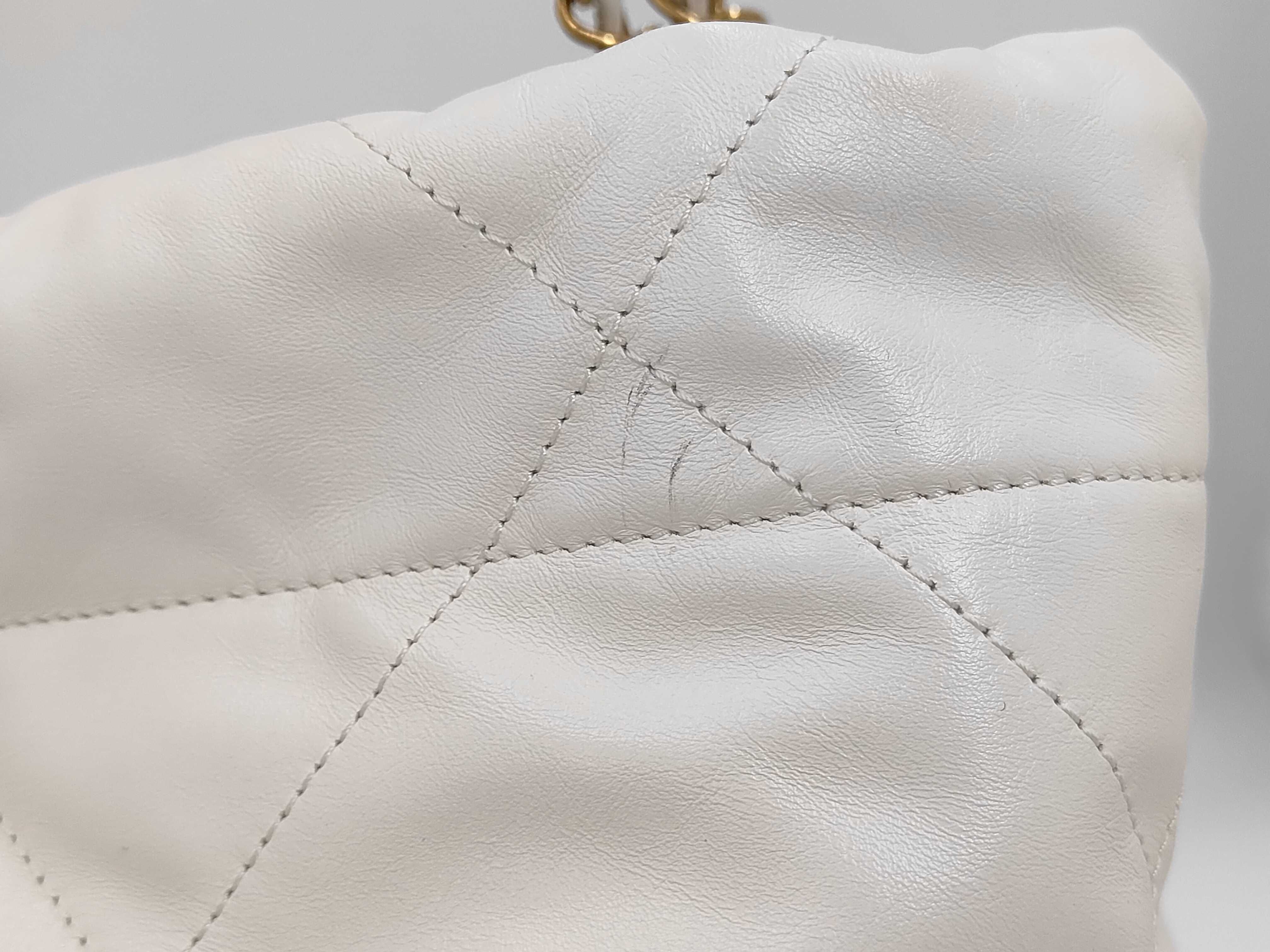 (stored item) with IC plate AS3260, comes with pouch. Chanel 22 Small Shiny Calfskin Chain Shoulder Bag, White with Gold Hardware. — view 3