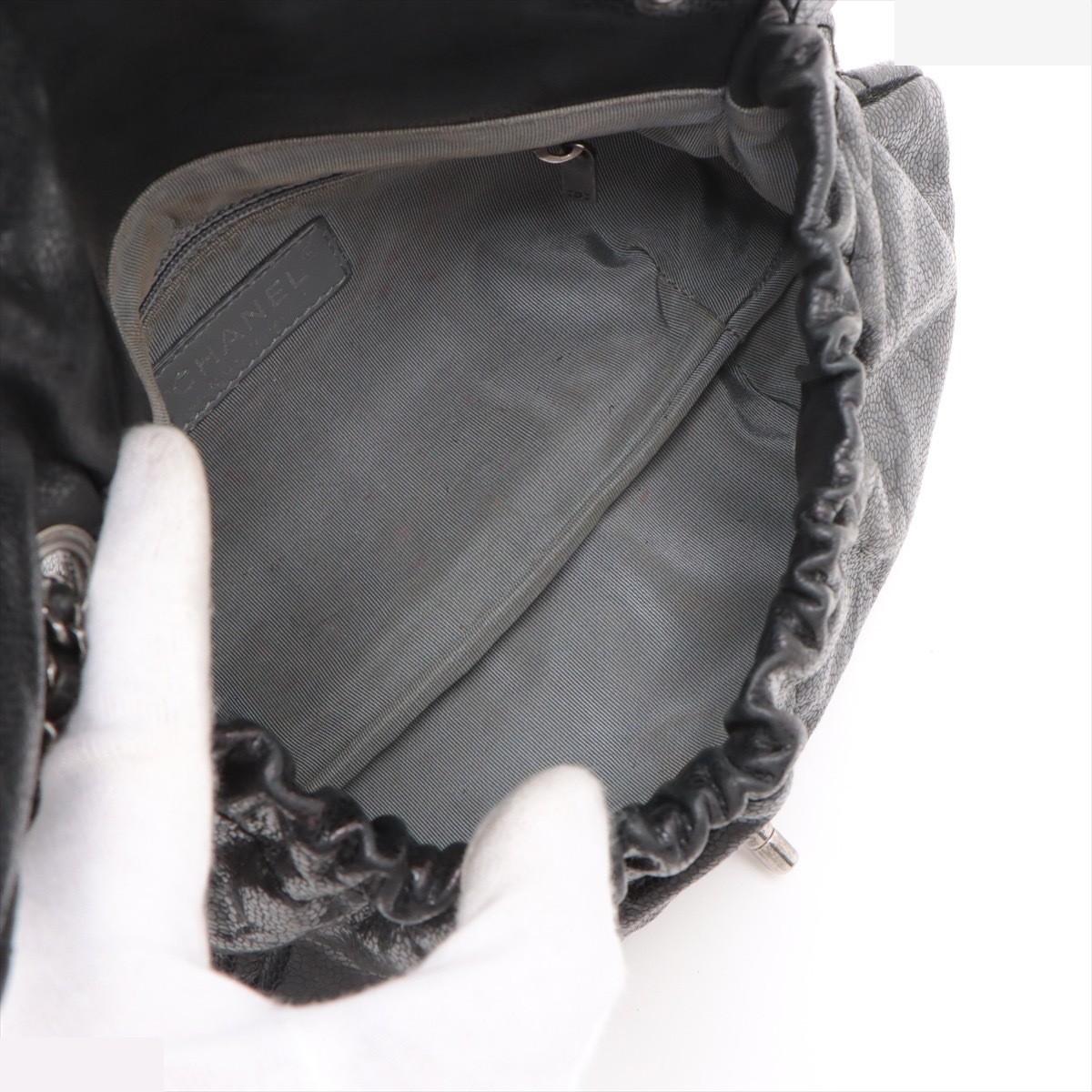 Matelassé Caviar Skin Single Flap Double Chain Bag — view 7