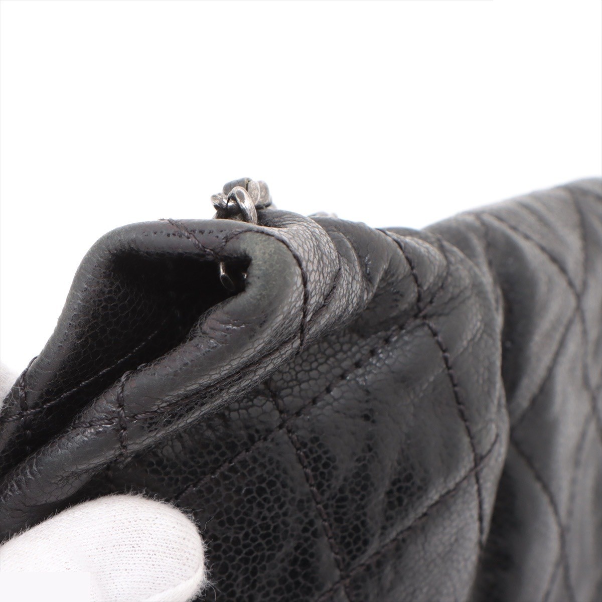 Matelassé Caviar Skin Single Flap Double Chain Bag — view 10