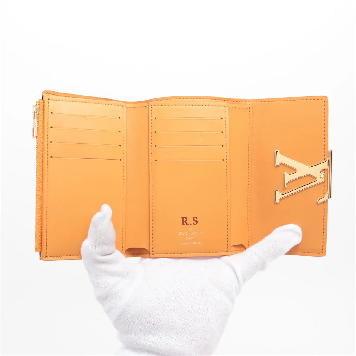 Taurillon Portefeuille Capucines Compact M81669 Saffron Compact Wallet with Initials RFID Reactive — view 4