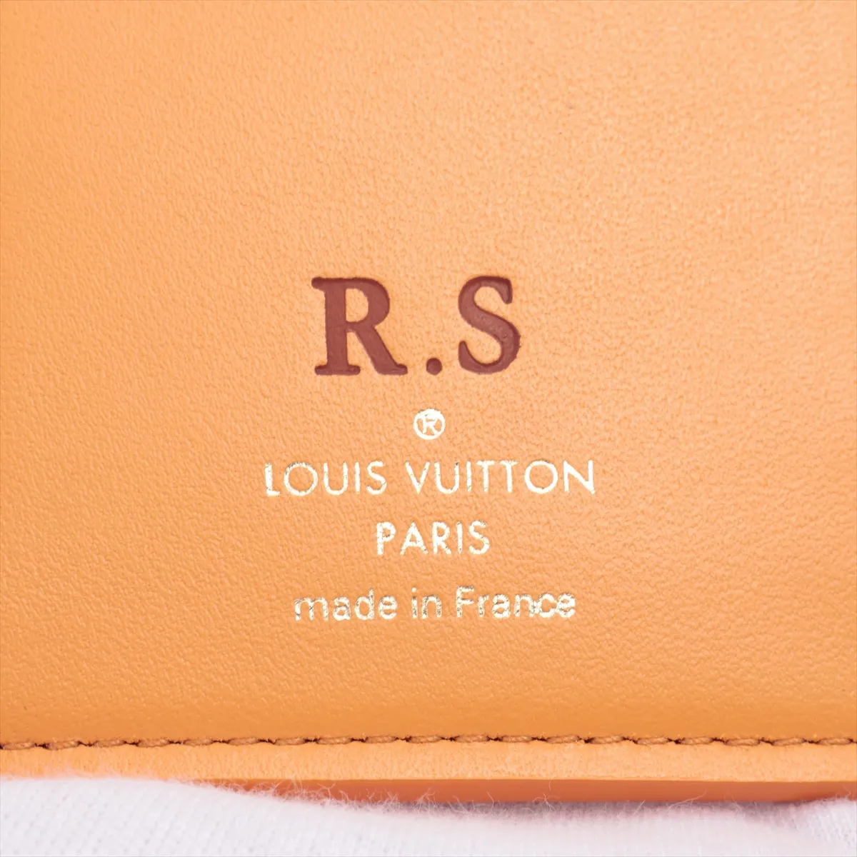 Taurillon Portefeuille Capucines Compact M81669 Saffron Compact Wallet with Initials RFID Reactive — view 7
