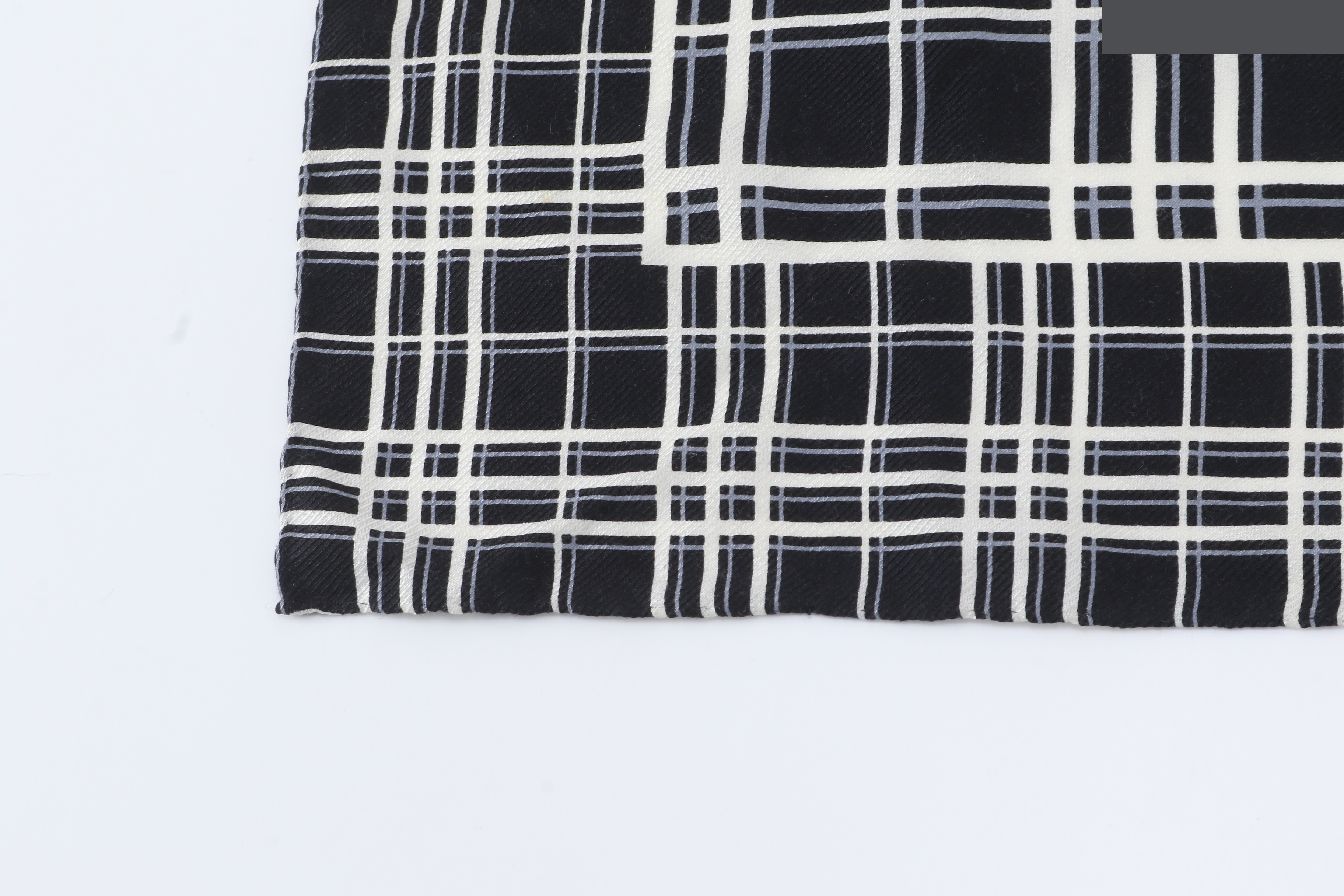 Other lines: Small items, accessories, scarves — view 4