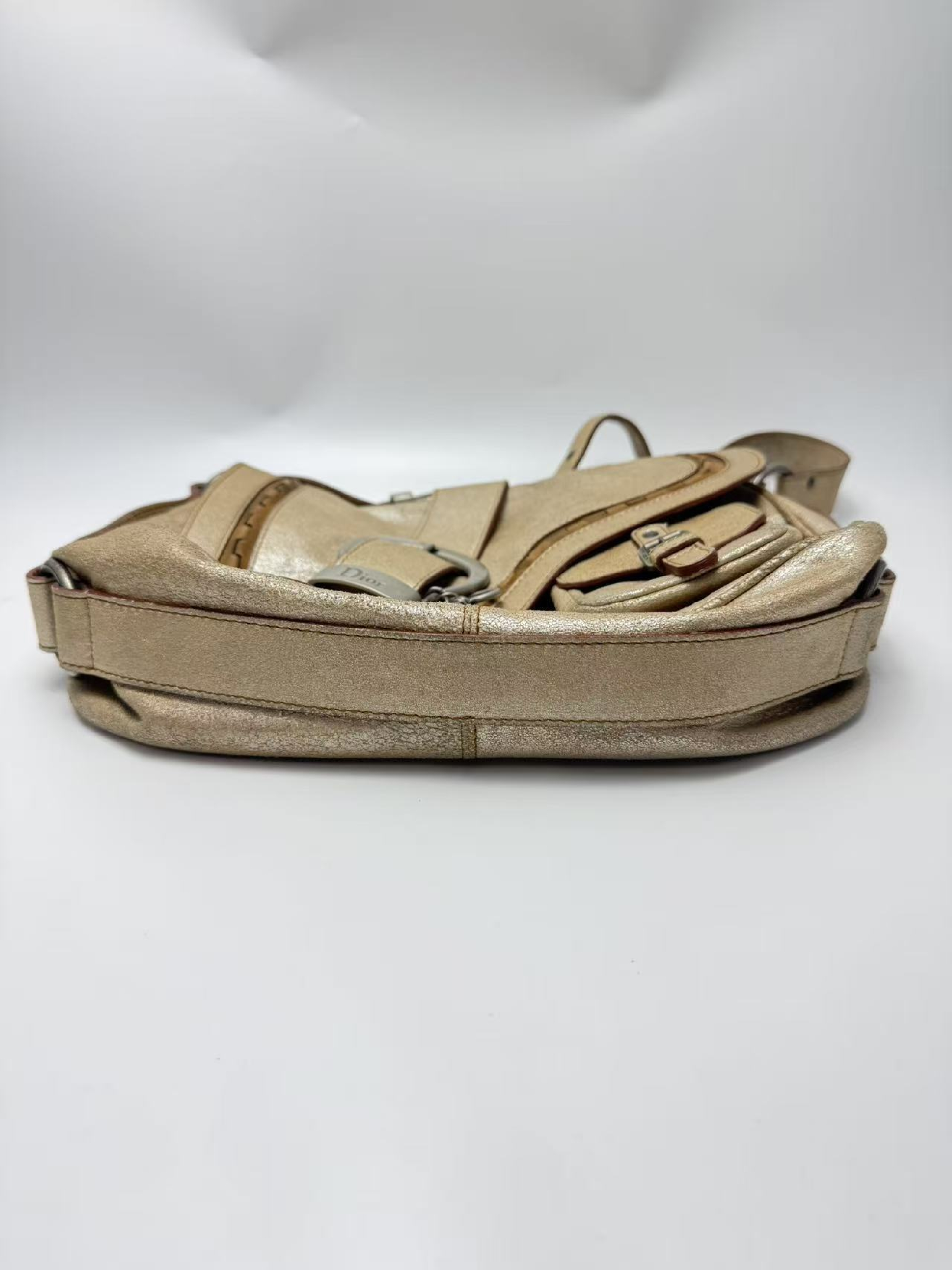 Gaucho Saddle Cowhide Shoulder Bag — view 6