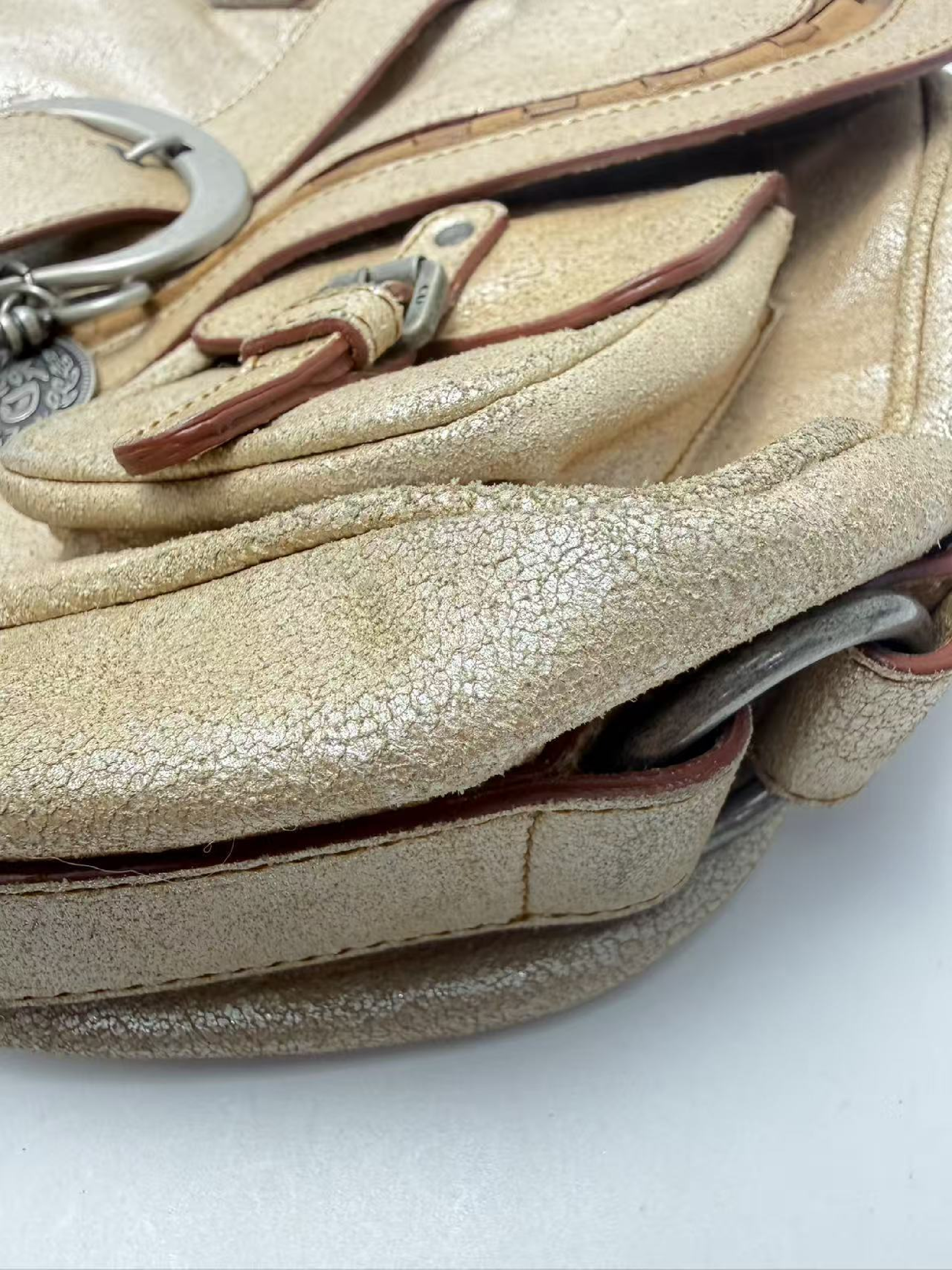 Gaucho Saddle Cowhide Shoulder Bag — view 7