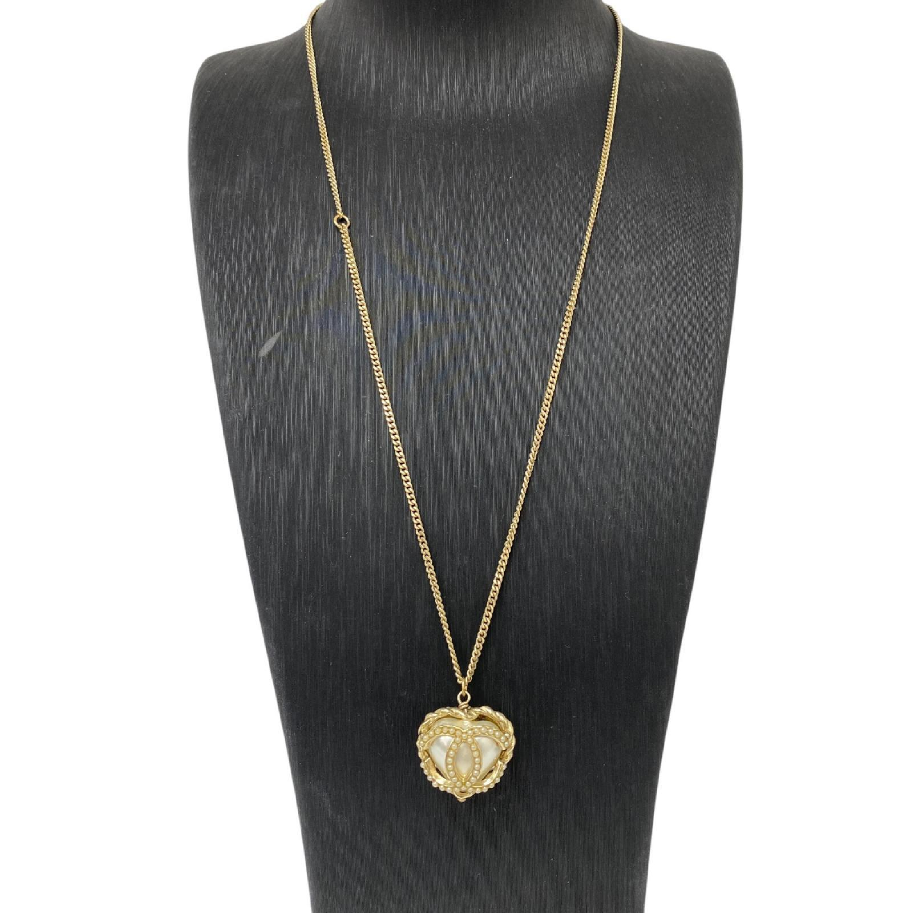 【*Shipped from: Hong Kong*】CHANEL Gold-colored Metal/Faux Pearl Heart Charm Necklace 09C Necklace — view 2