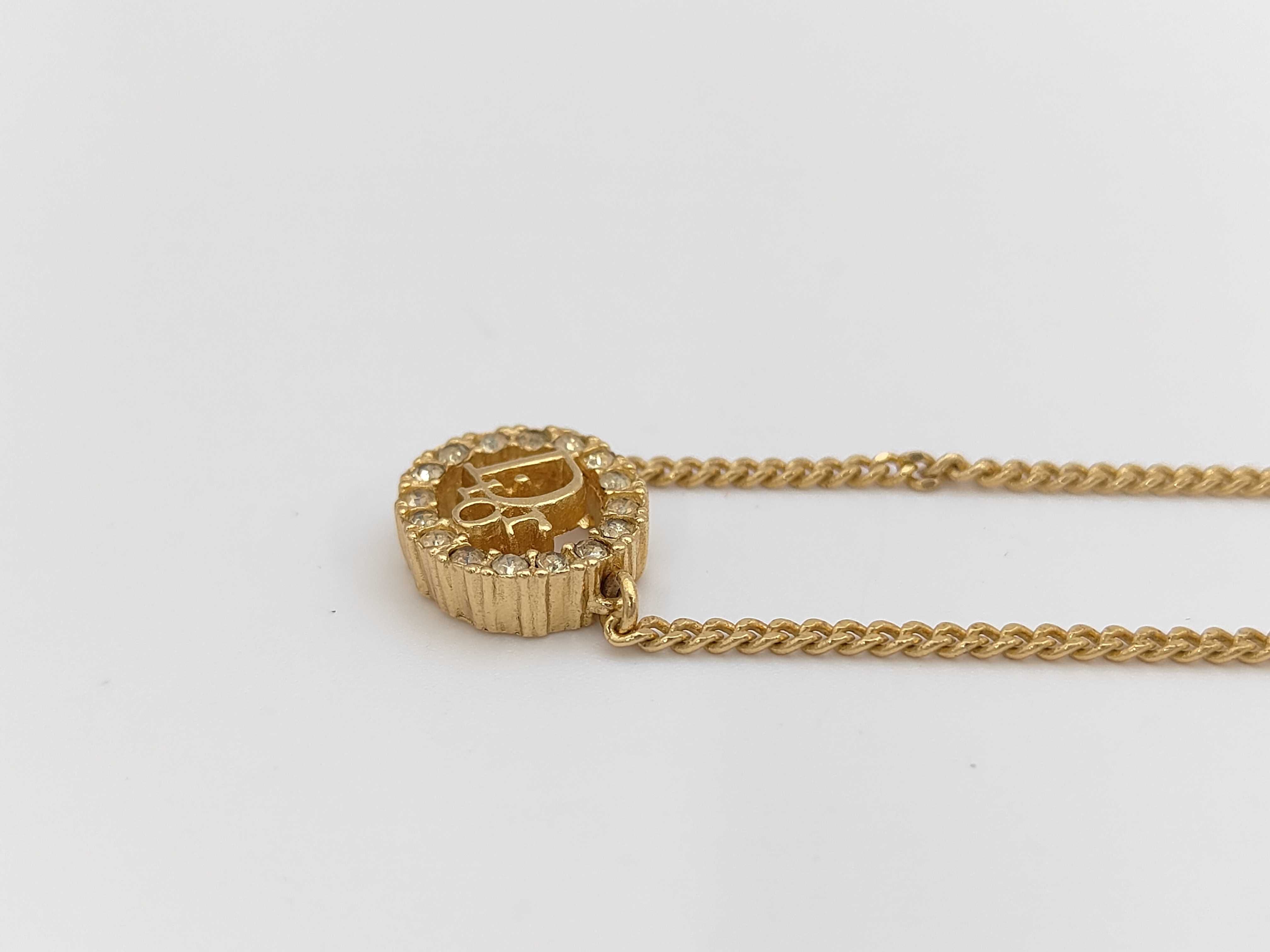 necklace — view 2