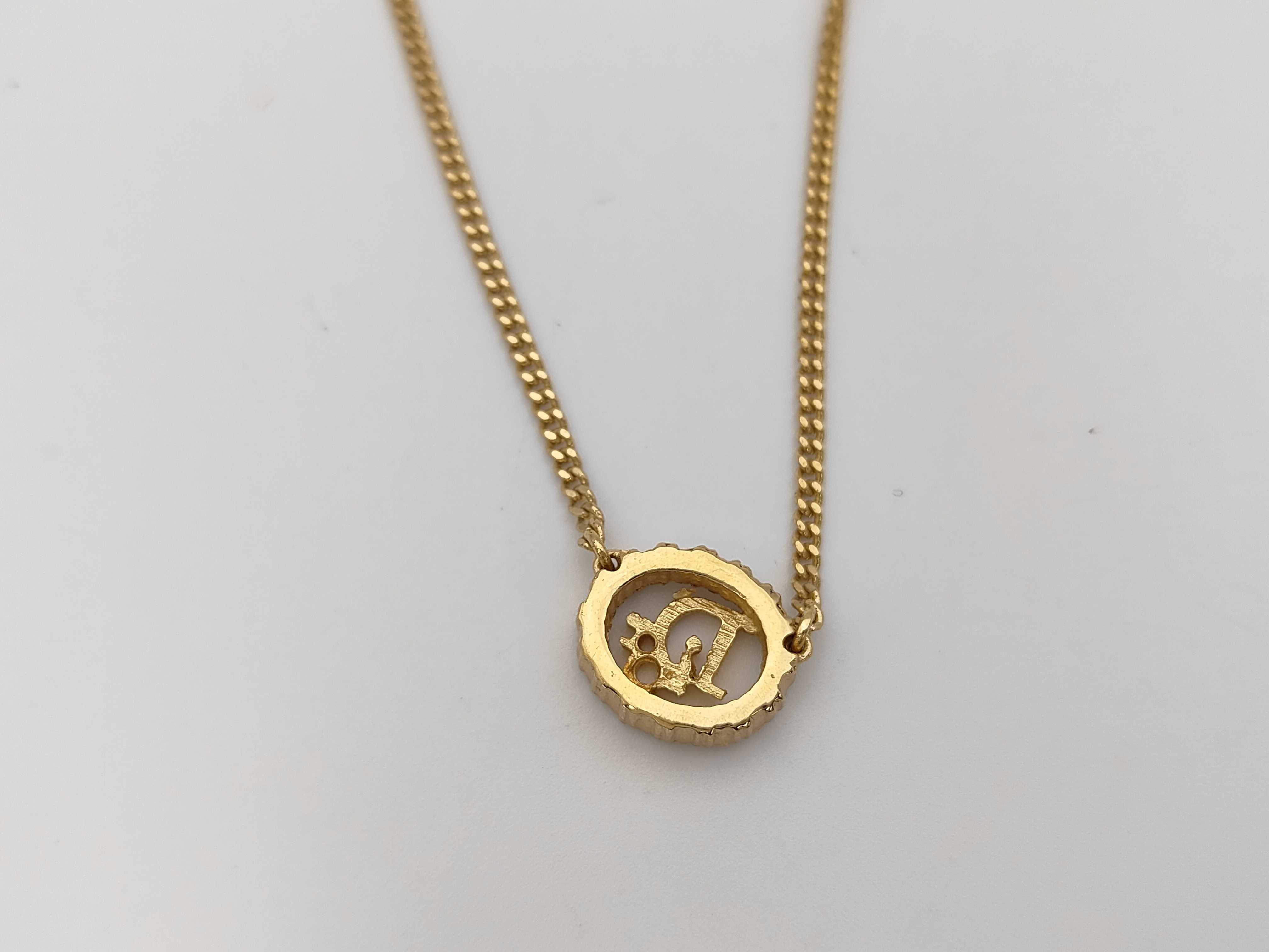 necklace — view 3