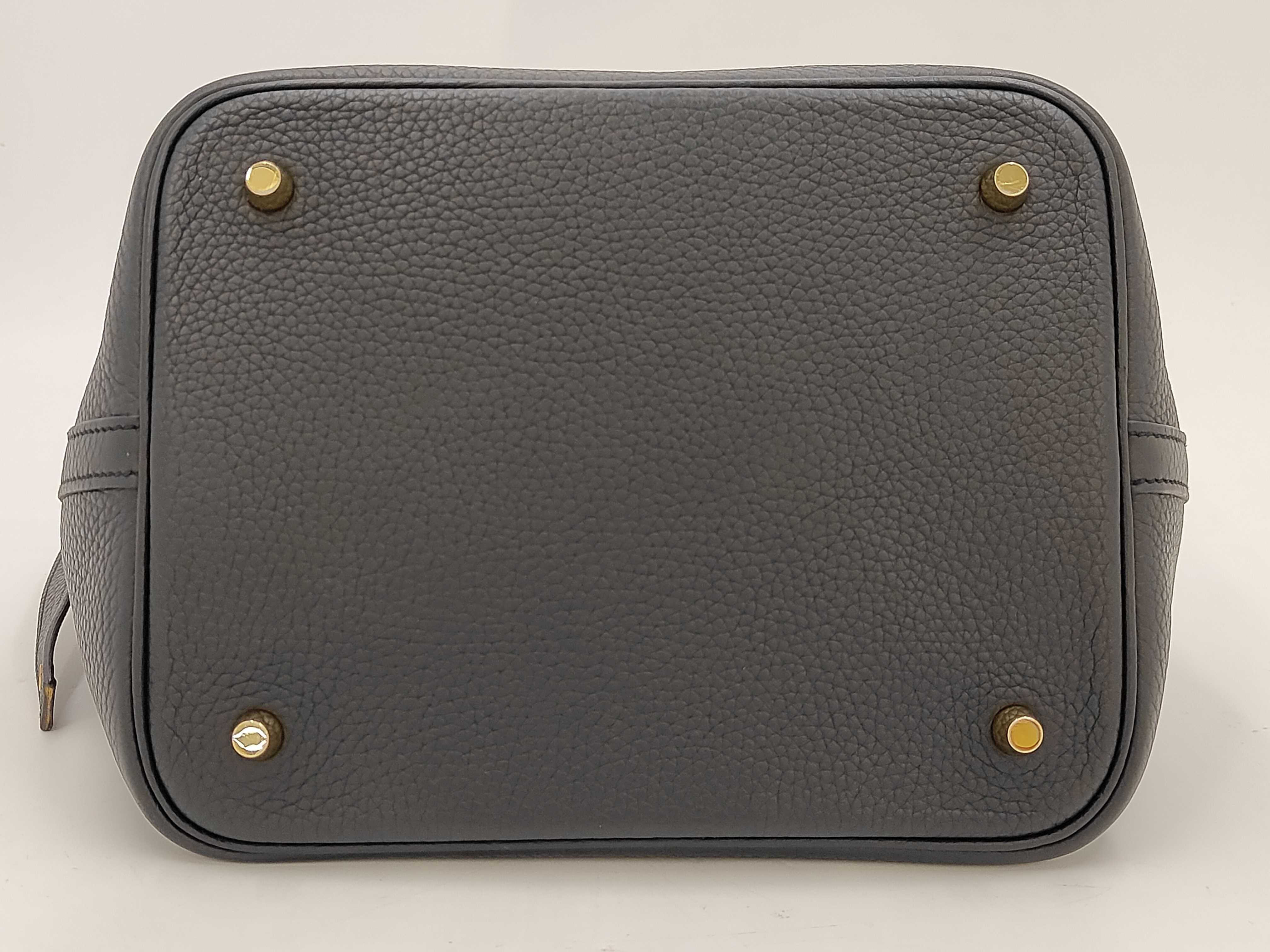Picotin Lock PM Taurillon Clemence Leather Black Gold Hardware U Stamp Handbag — view 3