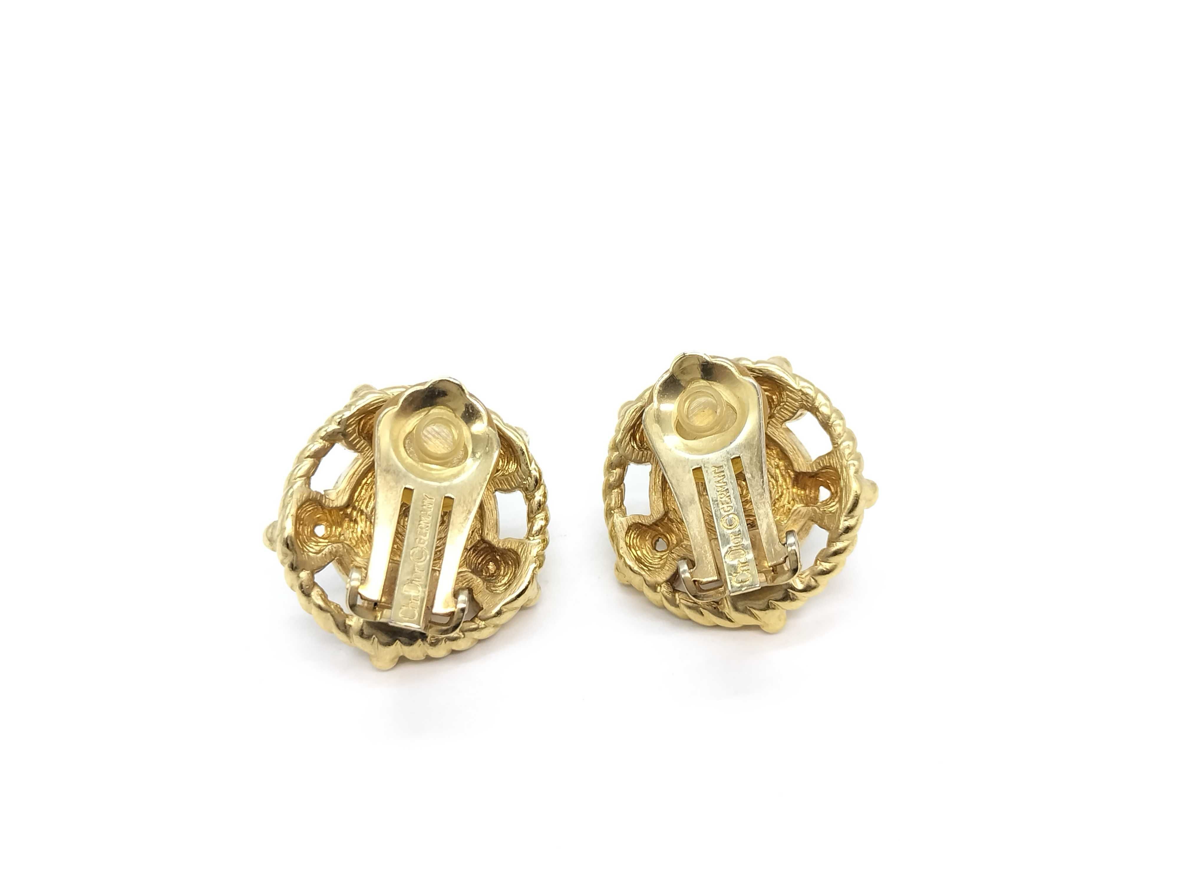 Earrings Vintage Rhinestone/Faux Pearl/Surface Earrings — view 3
