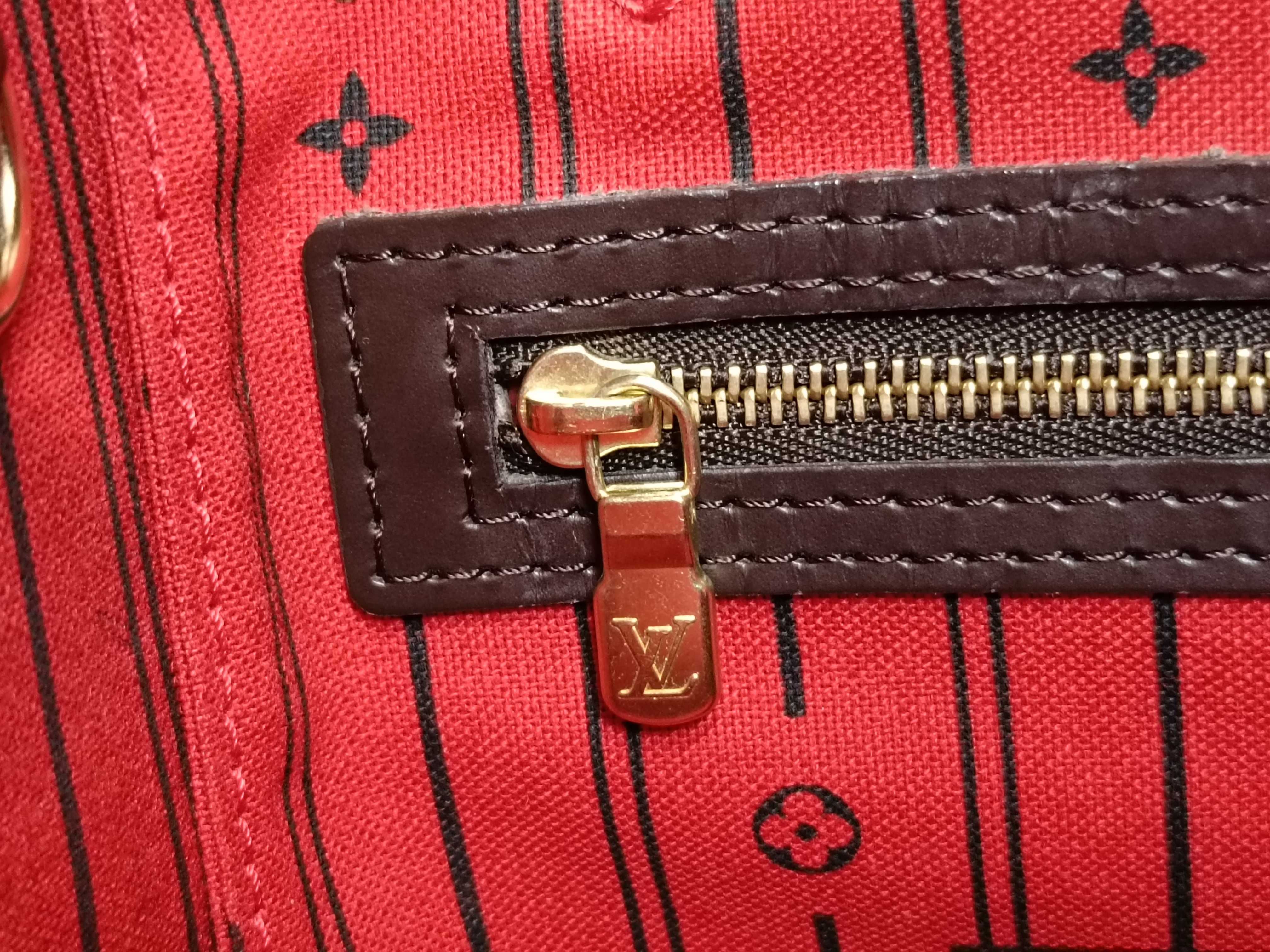 Damier N51105 Neverfull MM Tote Bag — view 11