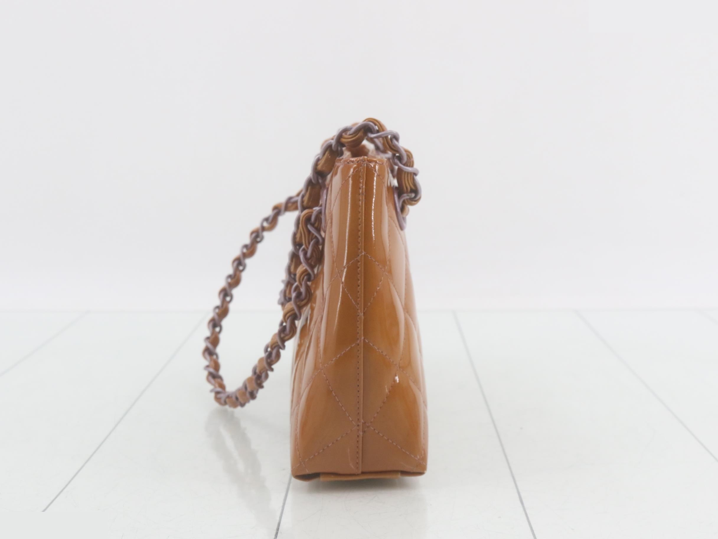 Matelassé (bag) - Shoulder bag — view 3