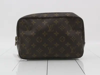 Truth Toilette 23 Clutch Bag