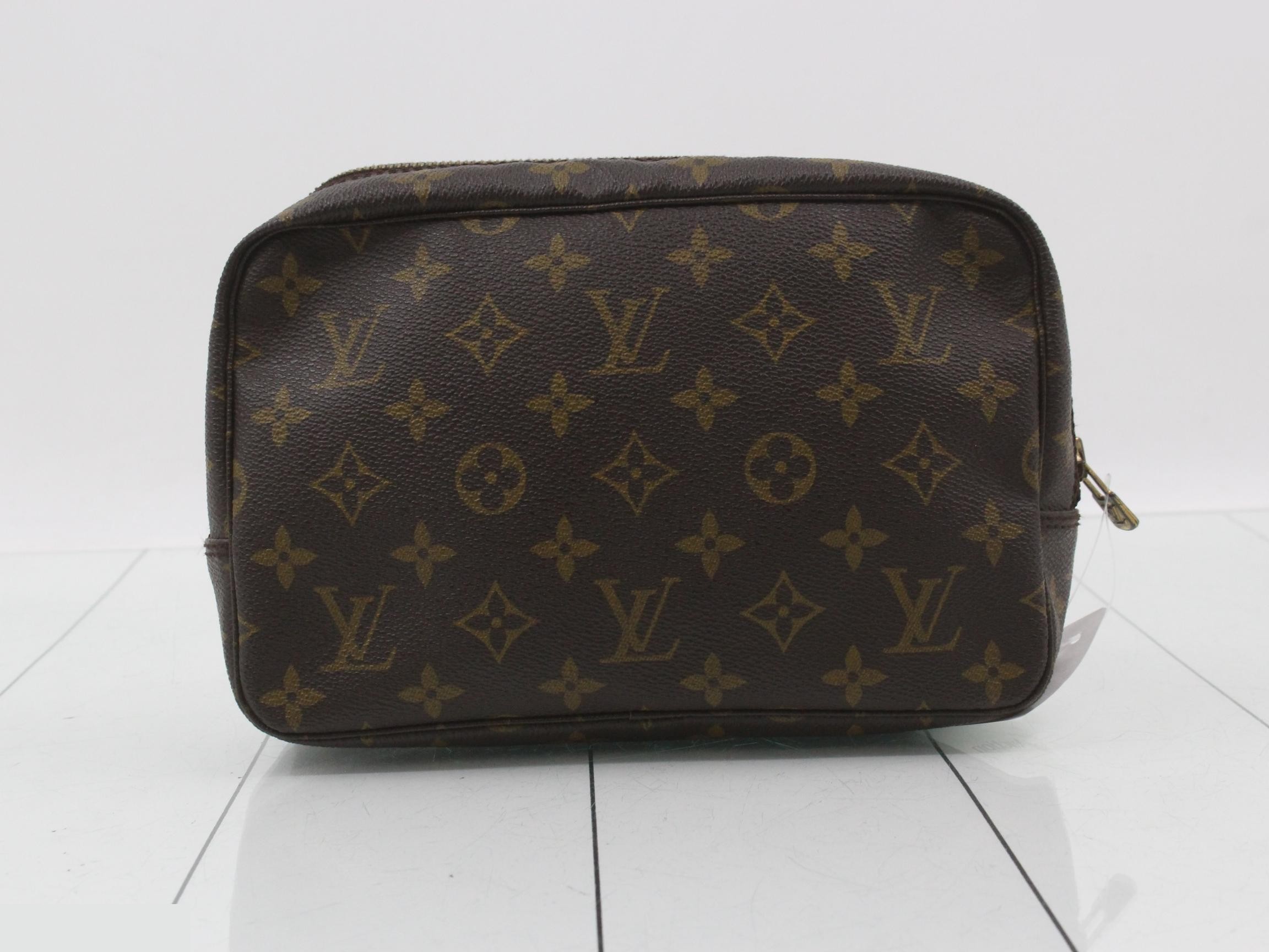 Truth Toilette 23 Clutch Bag — view 2