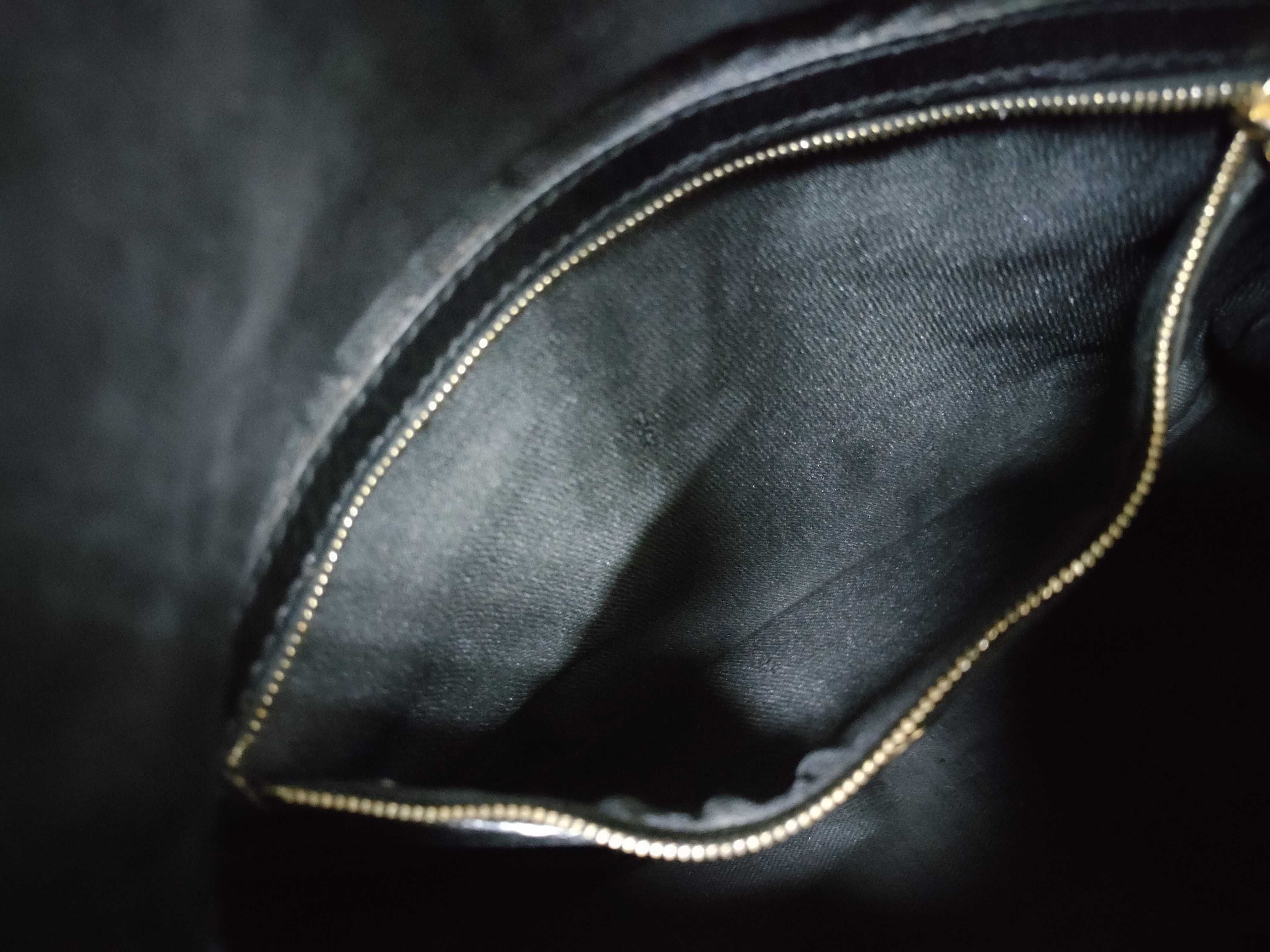 Mamma Fendi Suede Mamma Bucket Shoulder Handbag — view 11