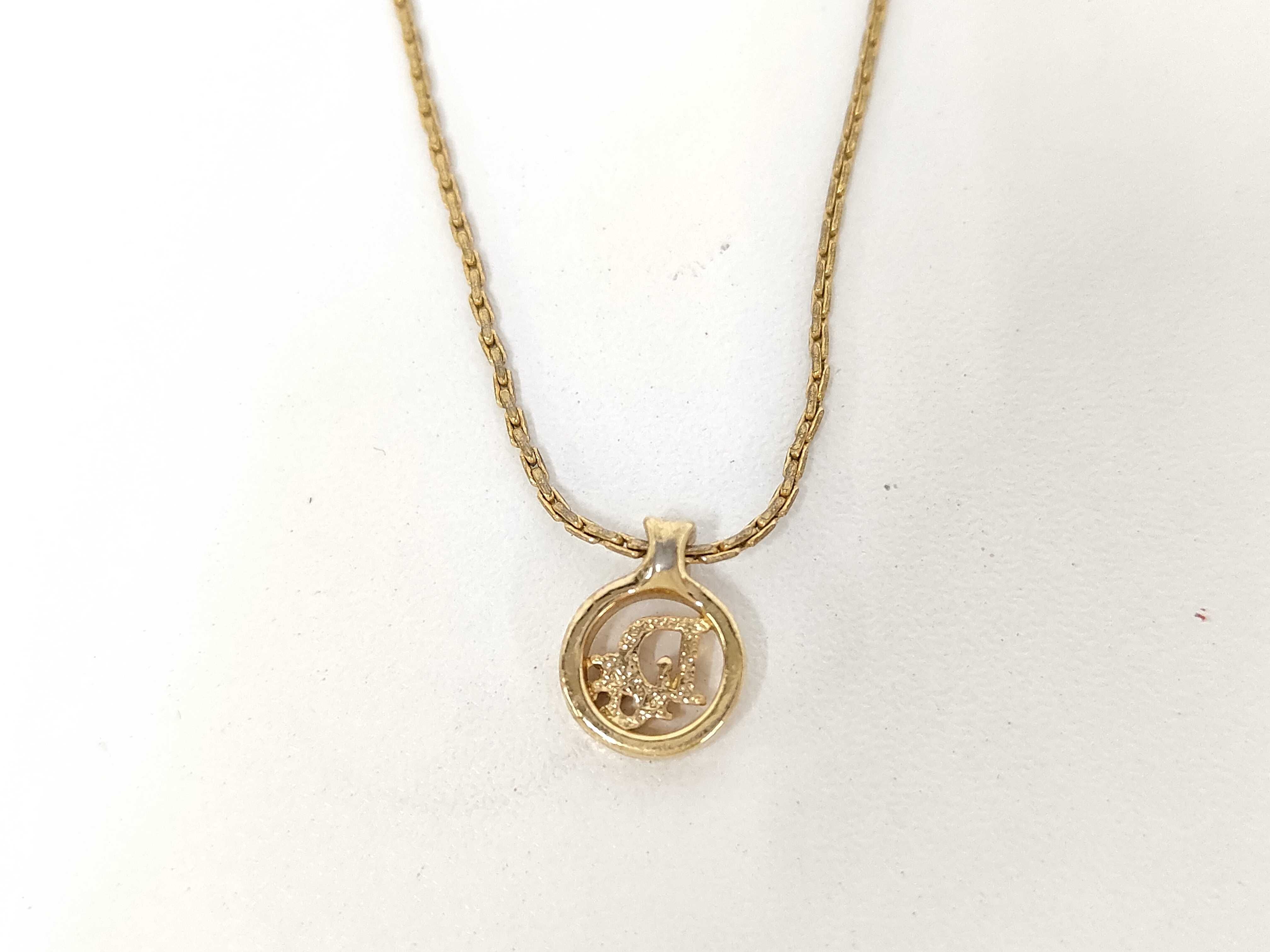 necklace — view 2