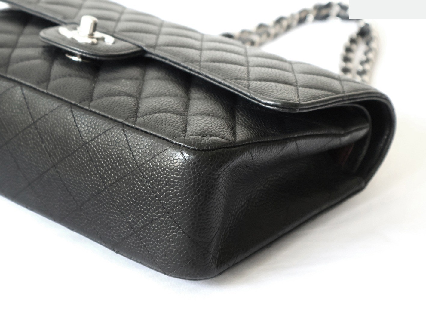 Caviar leather Matelassé 25 Double flap Double chain shoulder bag, black — view 4