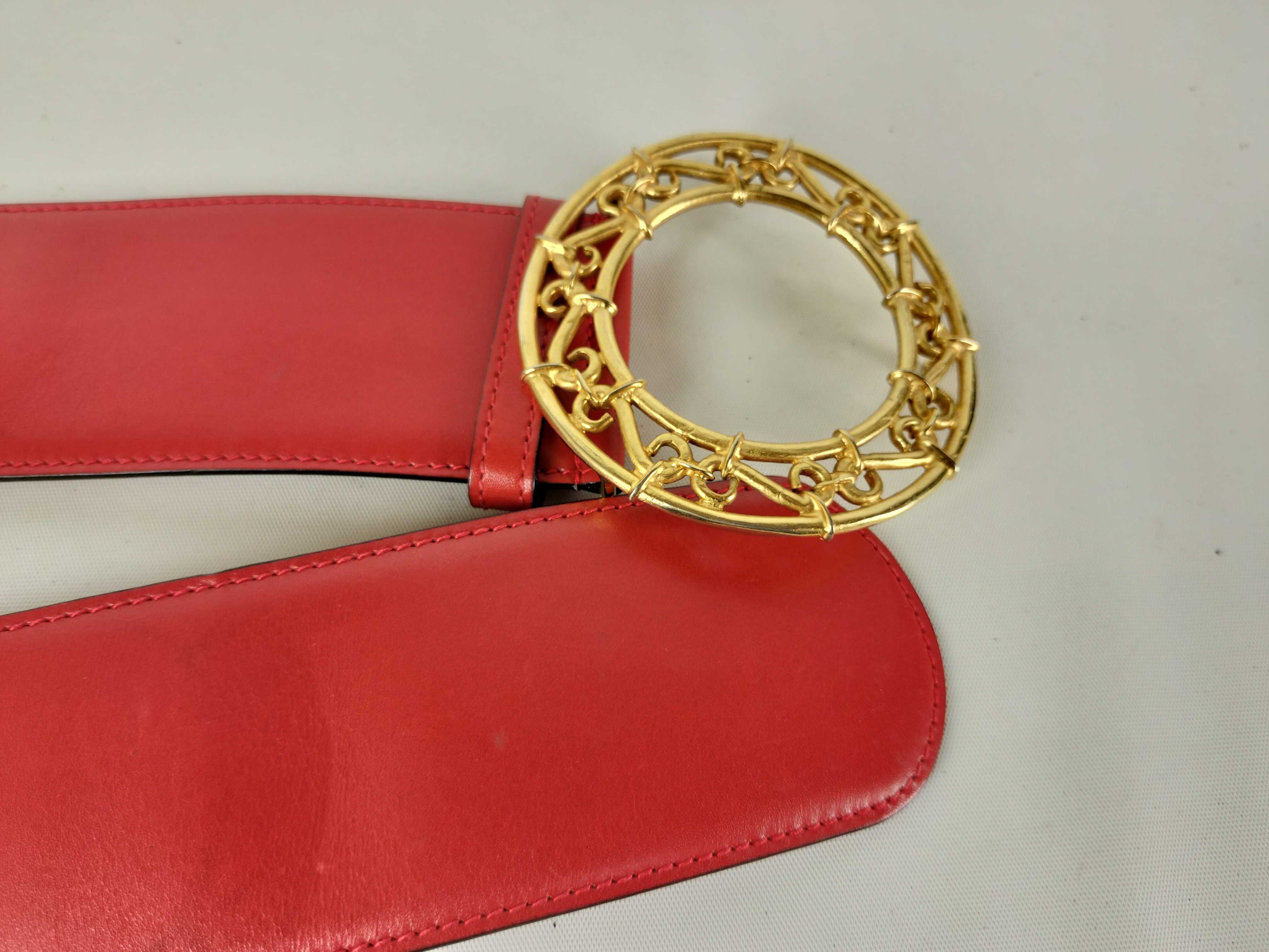 belt with circle clasp — view 4