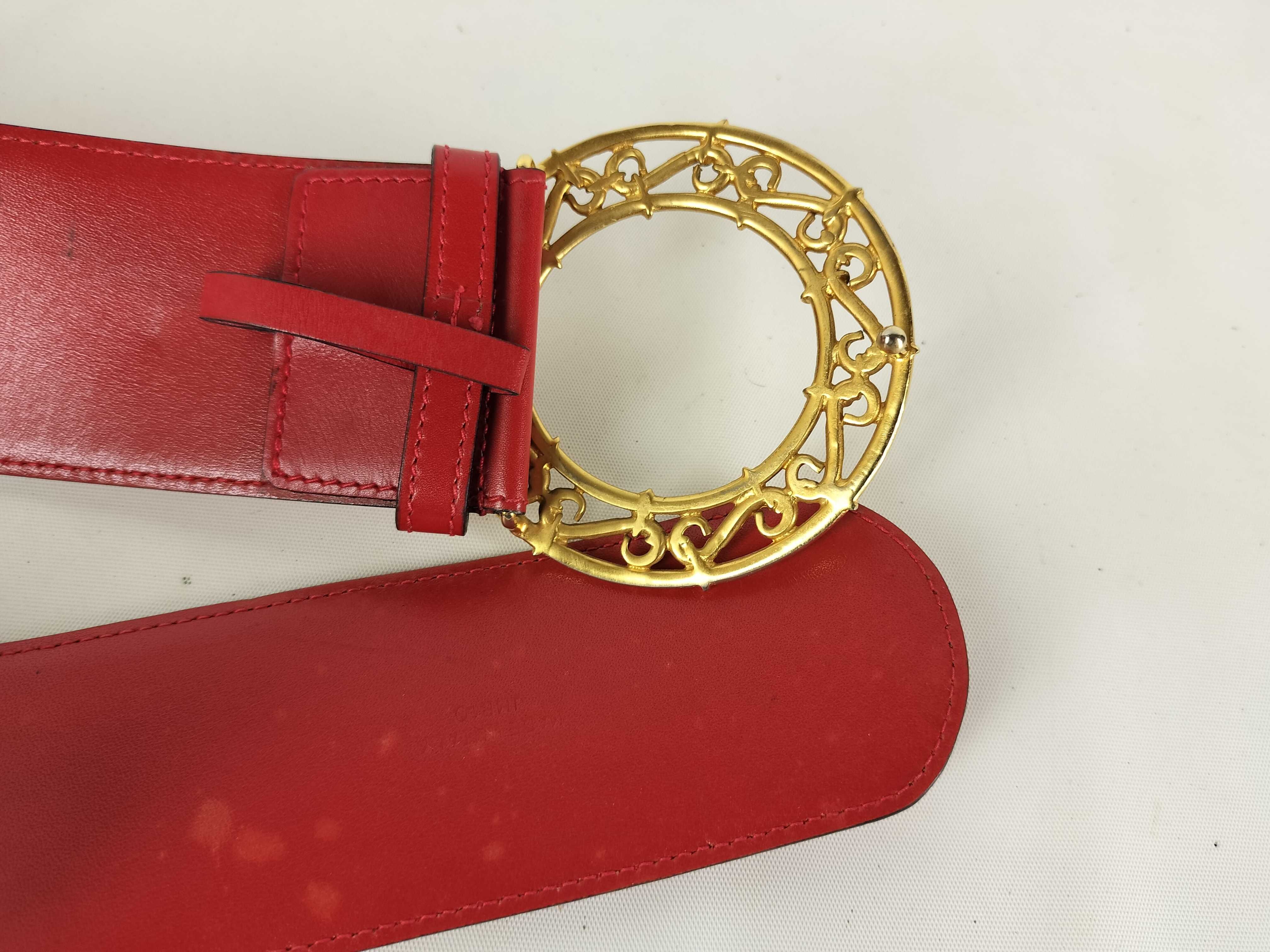belt with circle clasp — view 5