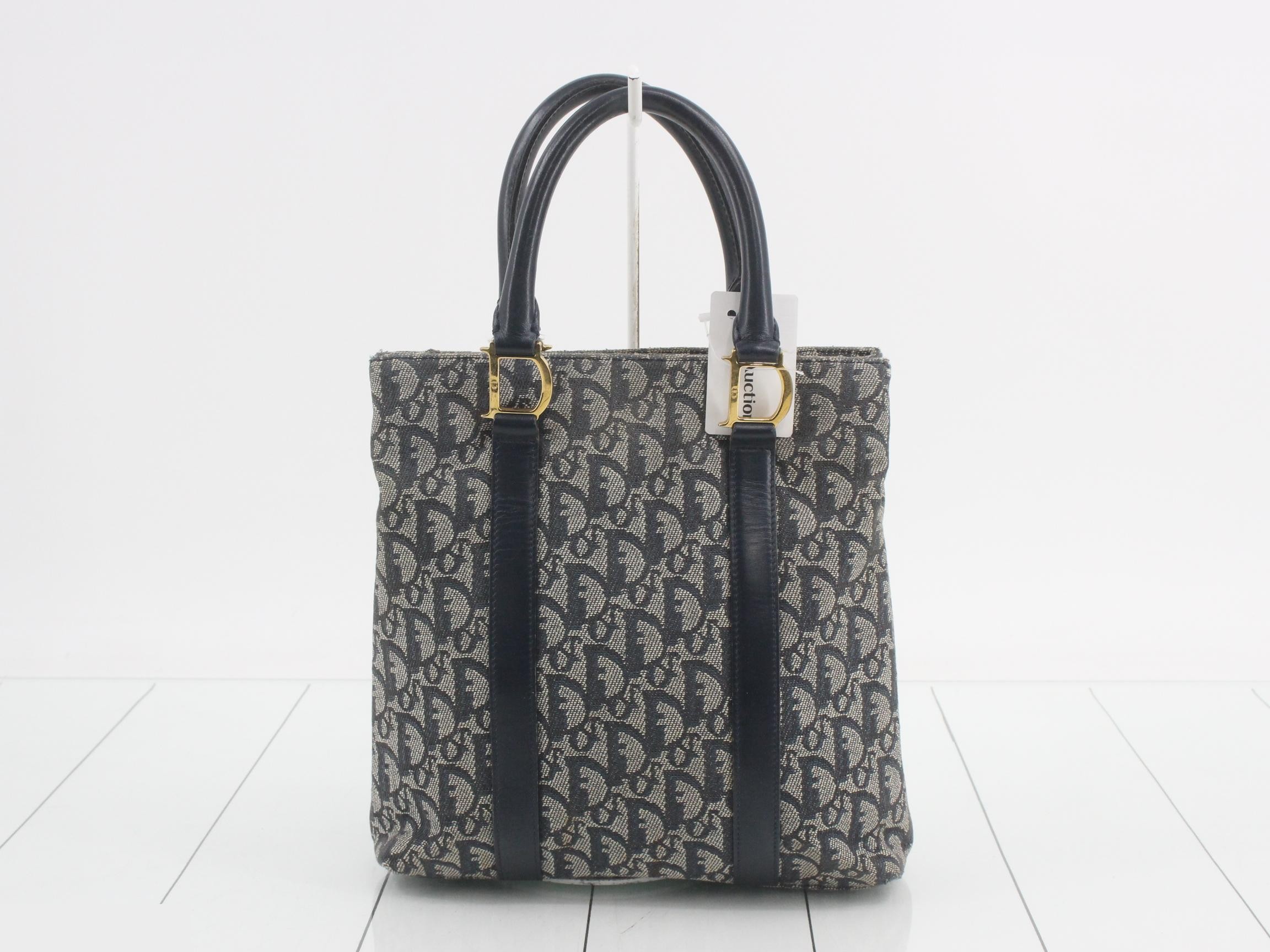 Trotter (bag) - handbag