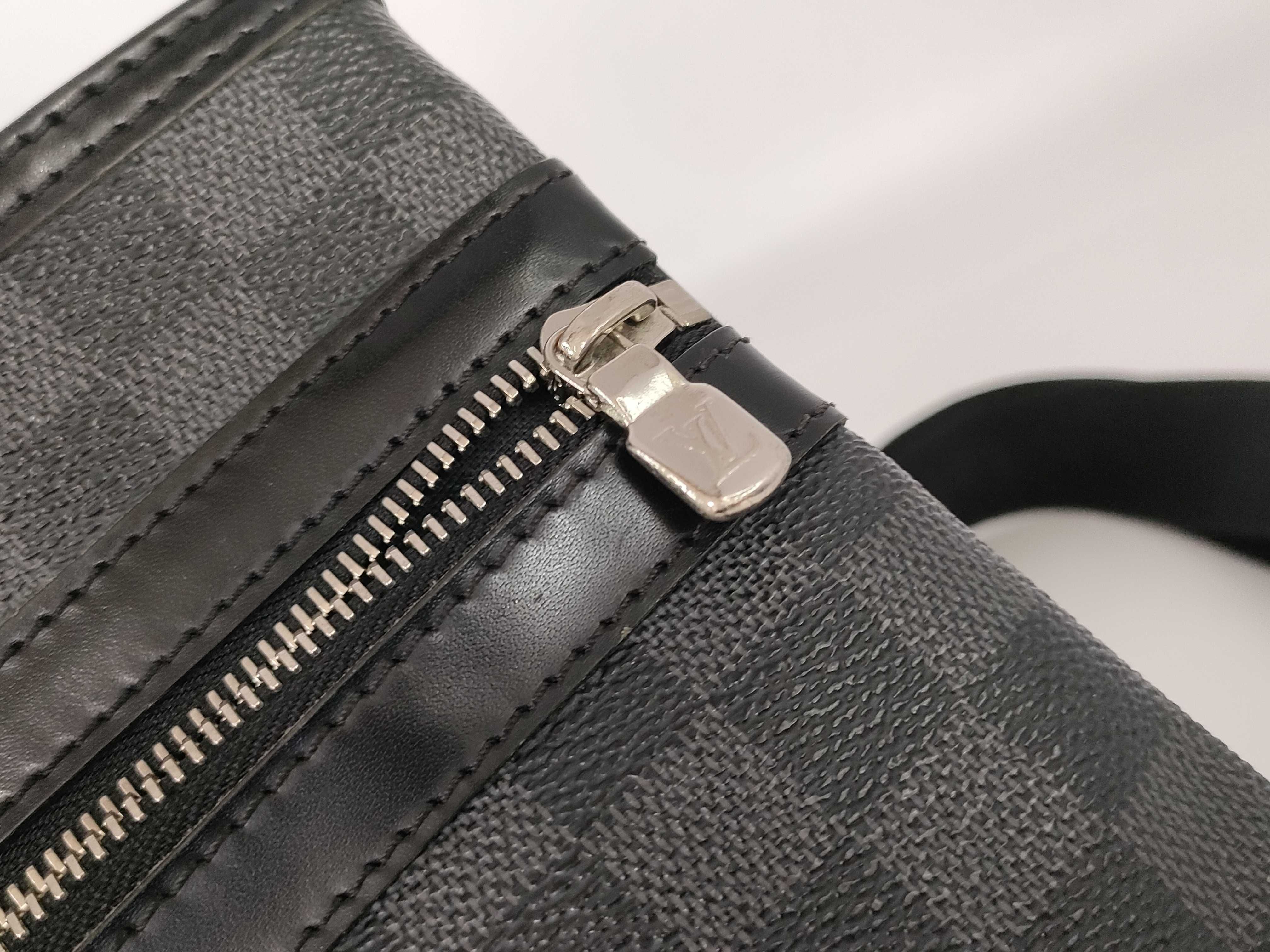 Damier Graphite LV Thomas Shoulder Bag — view 14