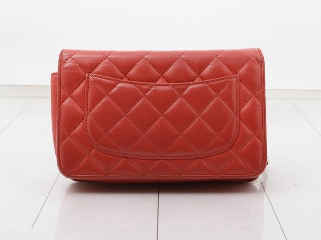 Matelassé Lambskin Chain Wallet — view 2