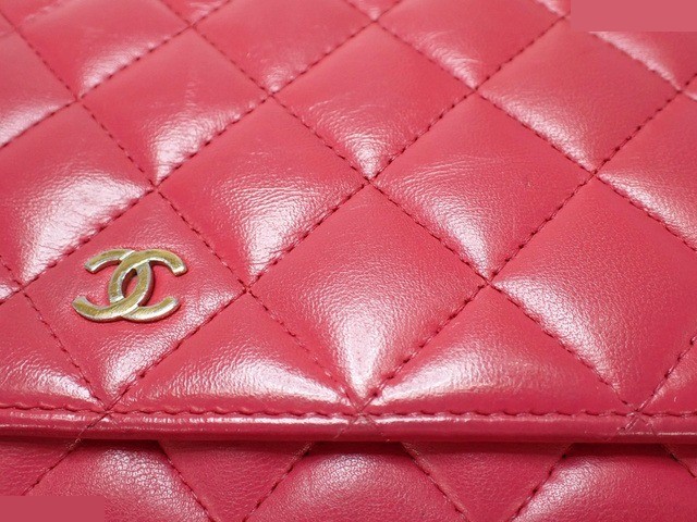Matelassé Lambskin Chain Wallet — view 6