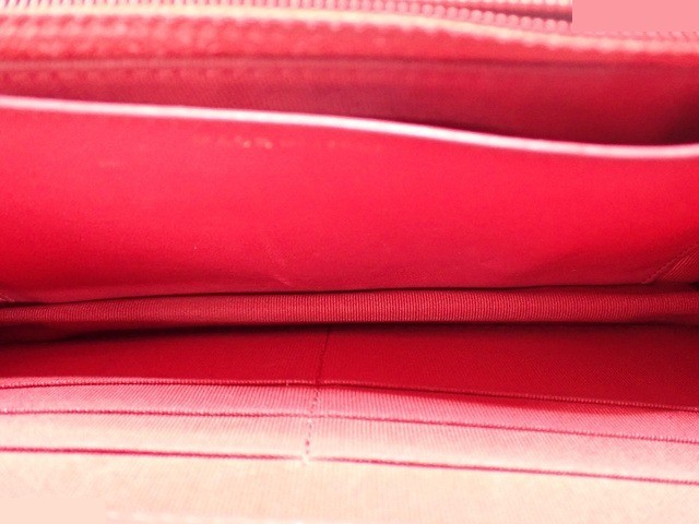 Matelassé Lambskin Chain Wallet — view 9