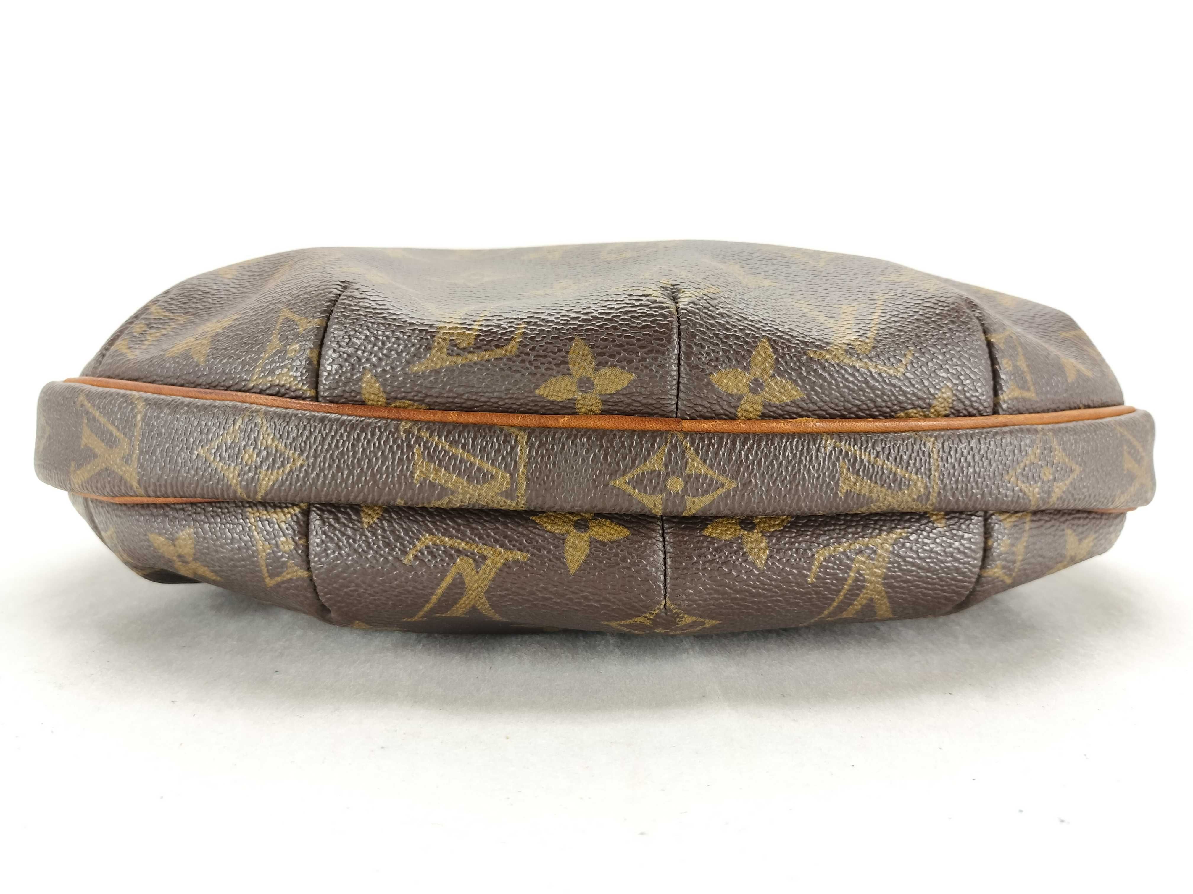 Monogram Croissant MM M51512 Shoulder Bag — view 7