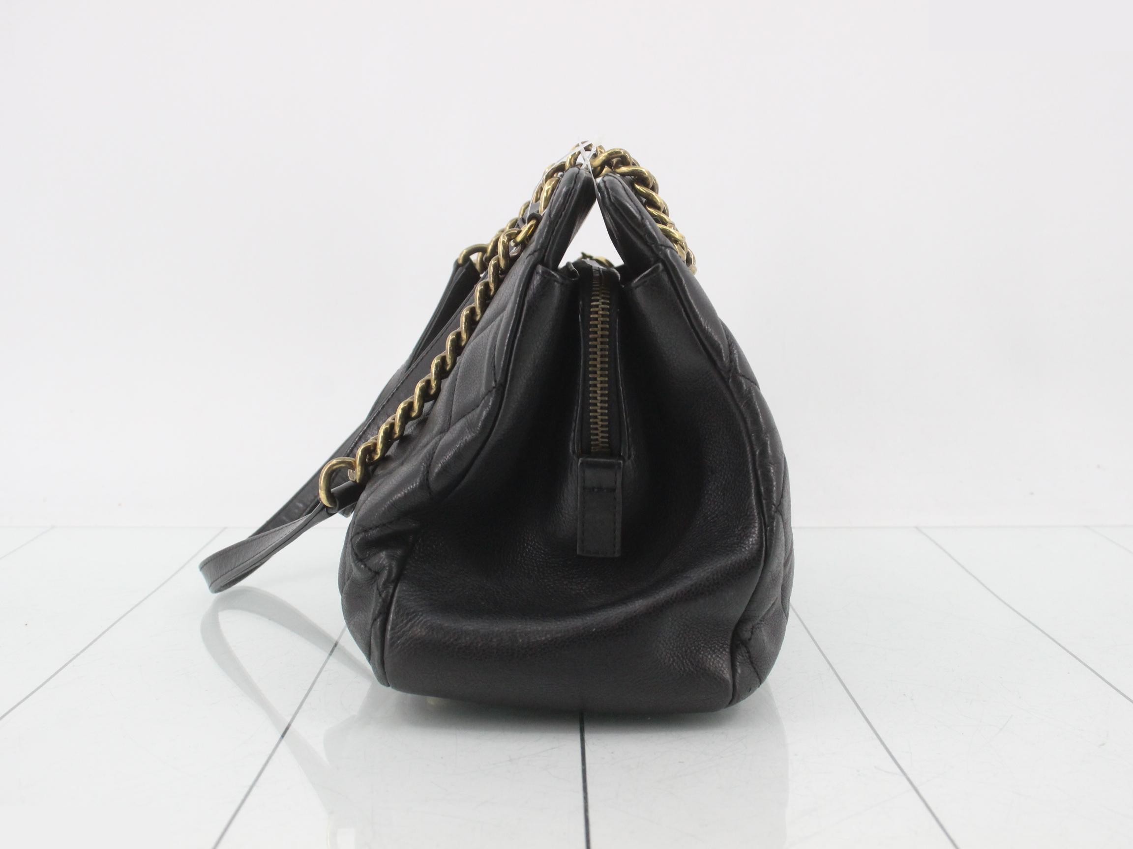 Matelassé Chain Handbag, Black — view 3