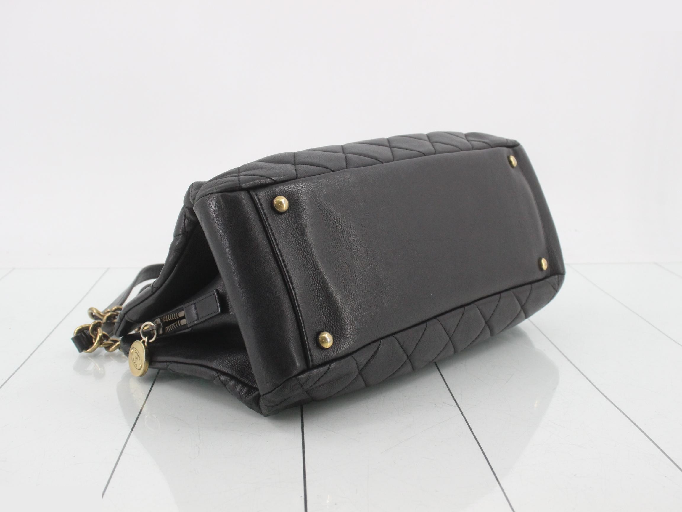 Matelassé Chain Handbag, Black — view 5