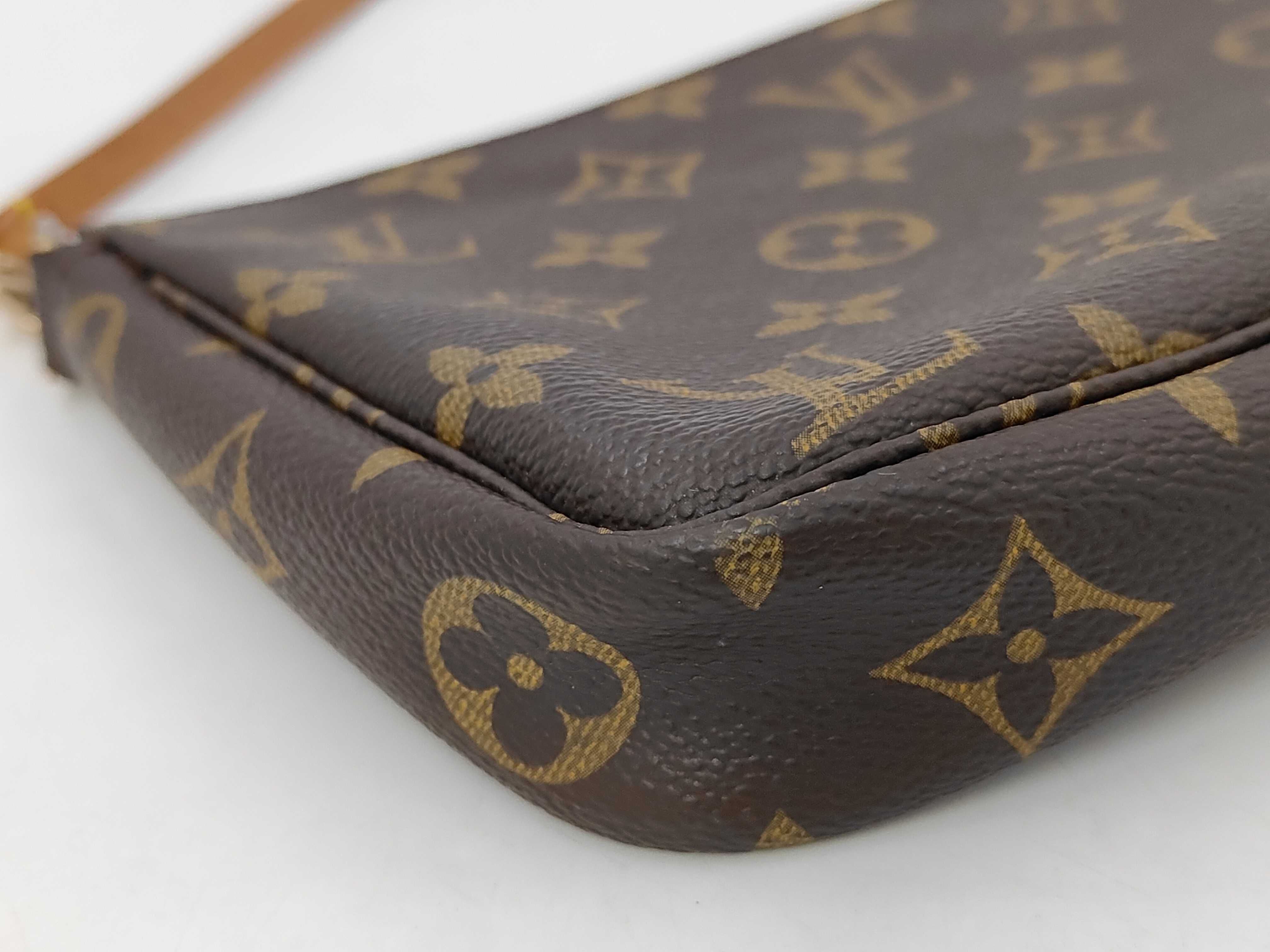 Monogram Accessoires AR0999 Shoulder Bag — view 6