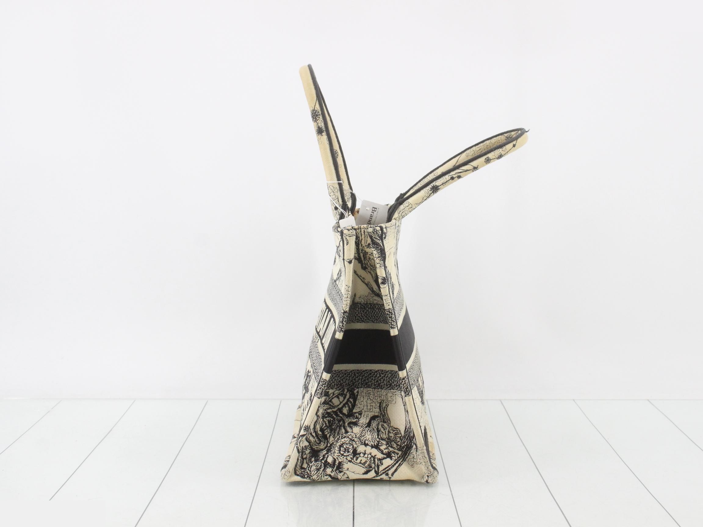 handbag — view 3