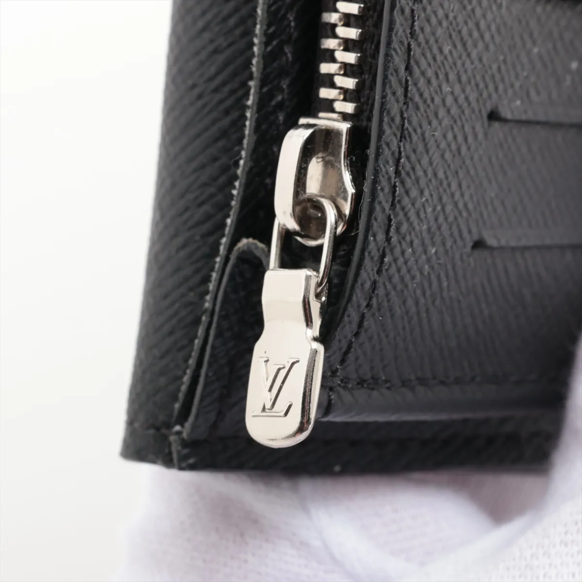Vuitton Taiga Portefeuille Brazza M30285 RA1280 Noir Long Wallet — view 12