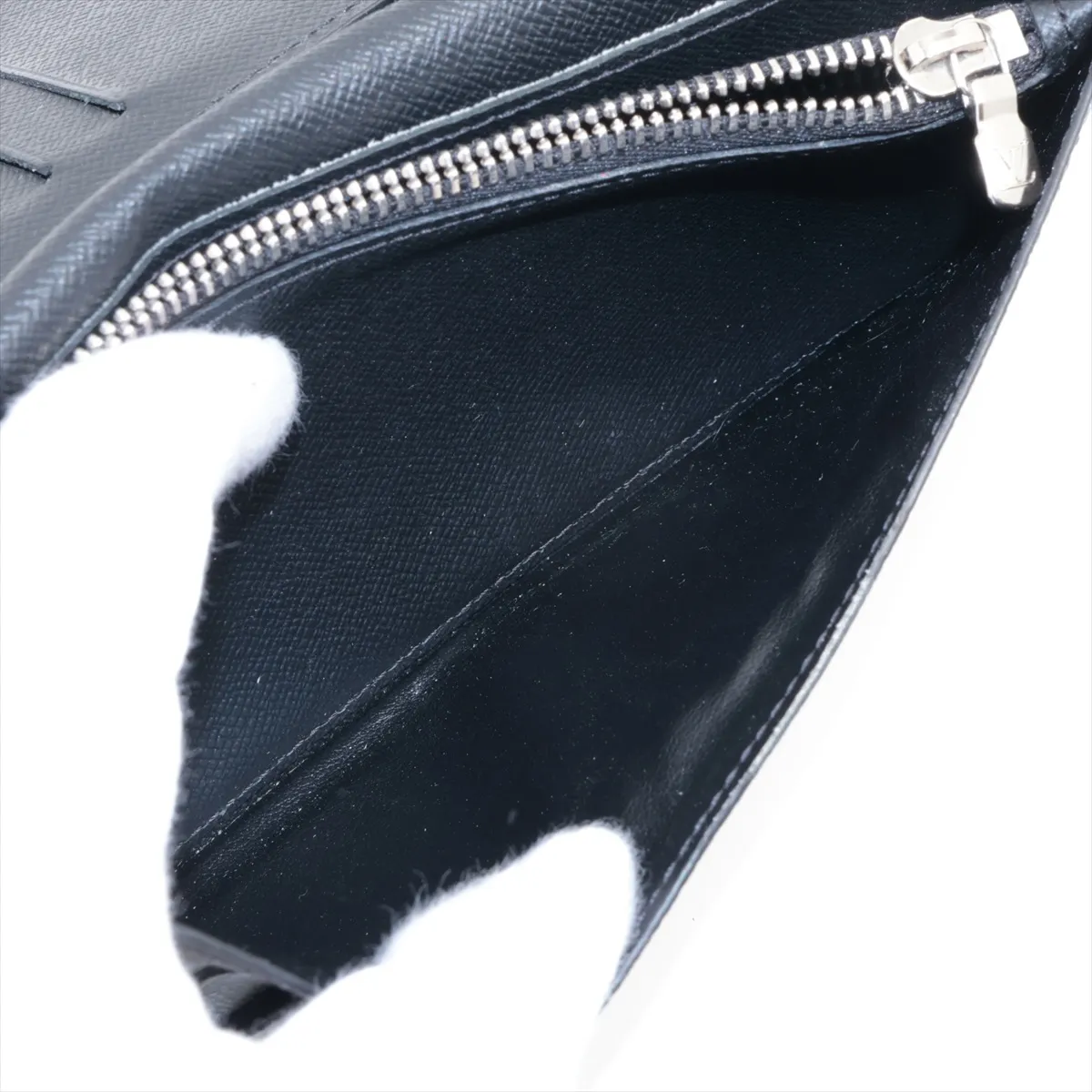 Vuitton Taiga Portefeuille Brazza M30285 RA1280 Noir Long Wallet — view 8