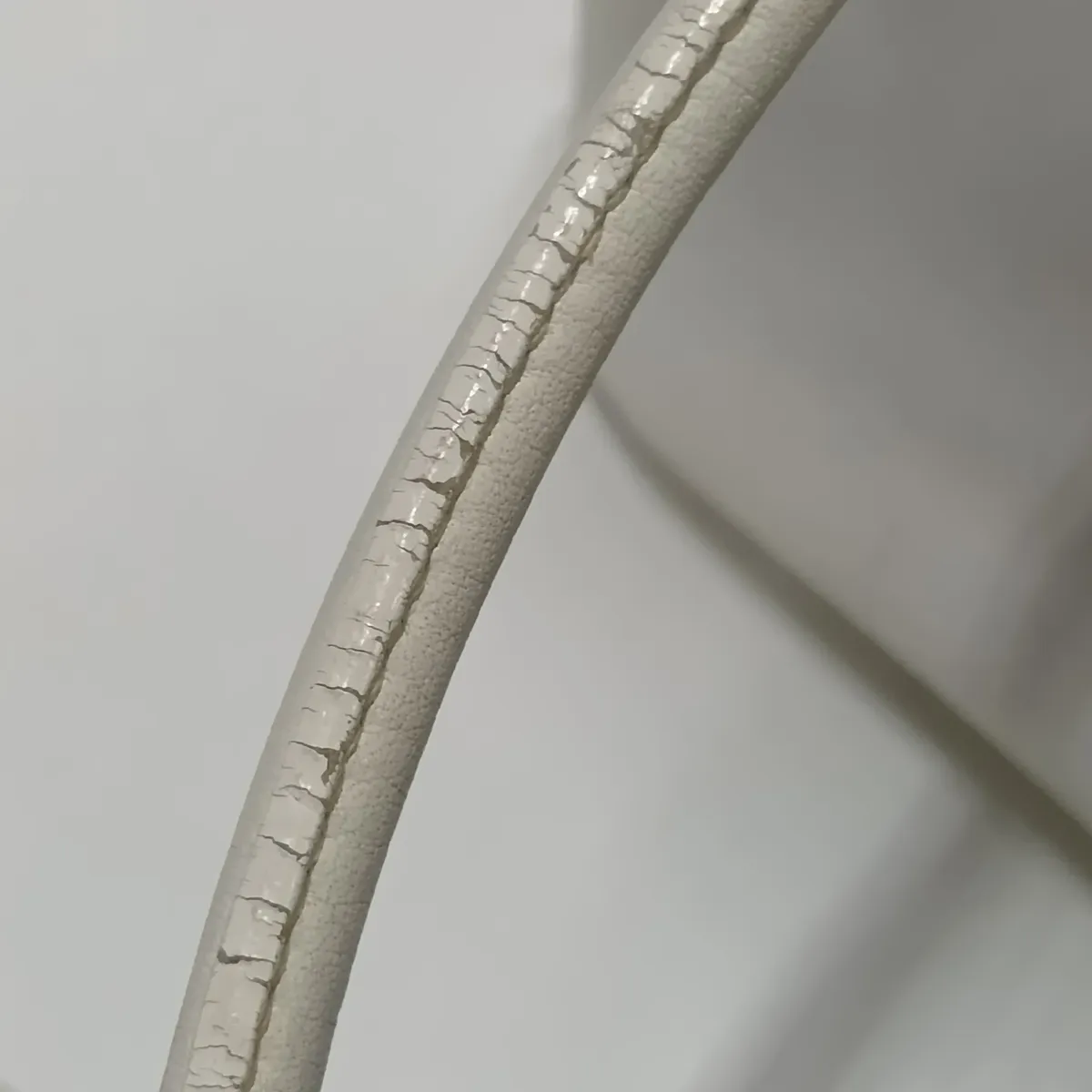 Plume 32 Taurillon Clemence White Leather with Gold Hardware C: 1999 — view 12