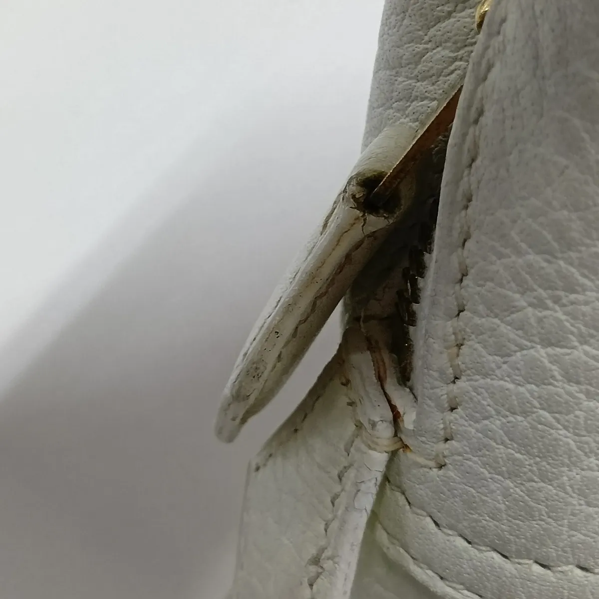 Plume 32 Taurillon Clemence White Leather with Gold Hardware C: 1999 — view 13