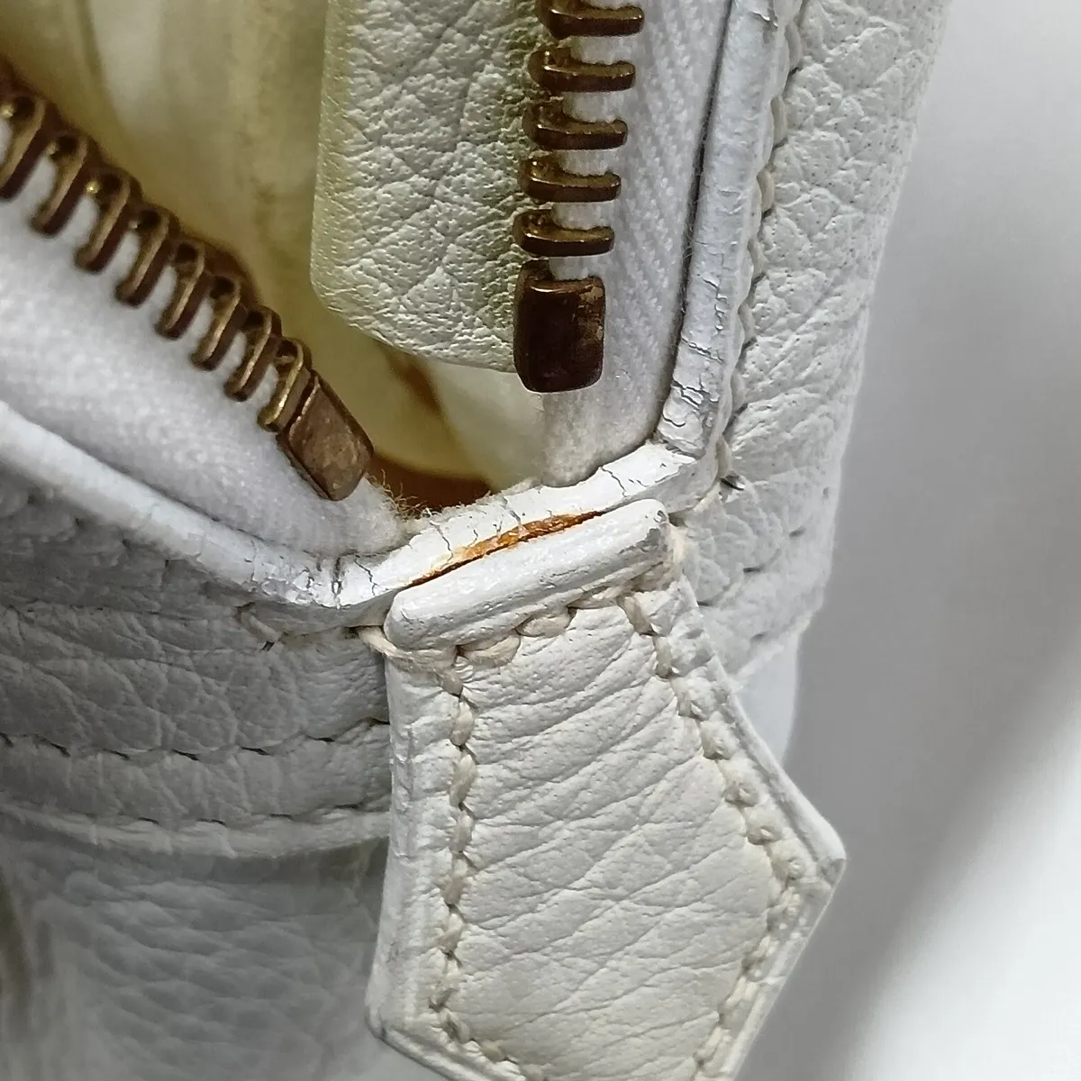 Plume 32 Taurillon Clemence White Leather with Gold Hardware C: 1999 — view 14