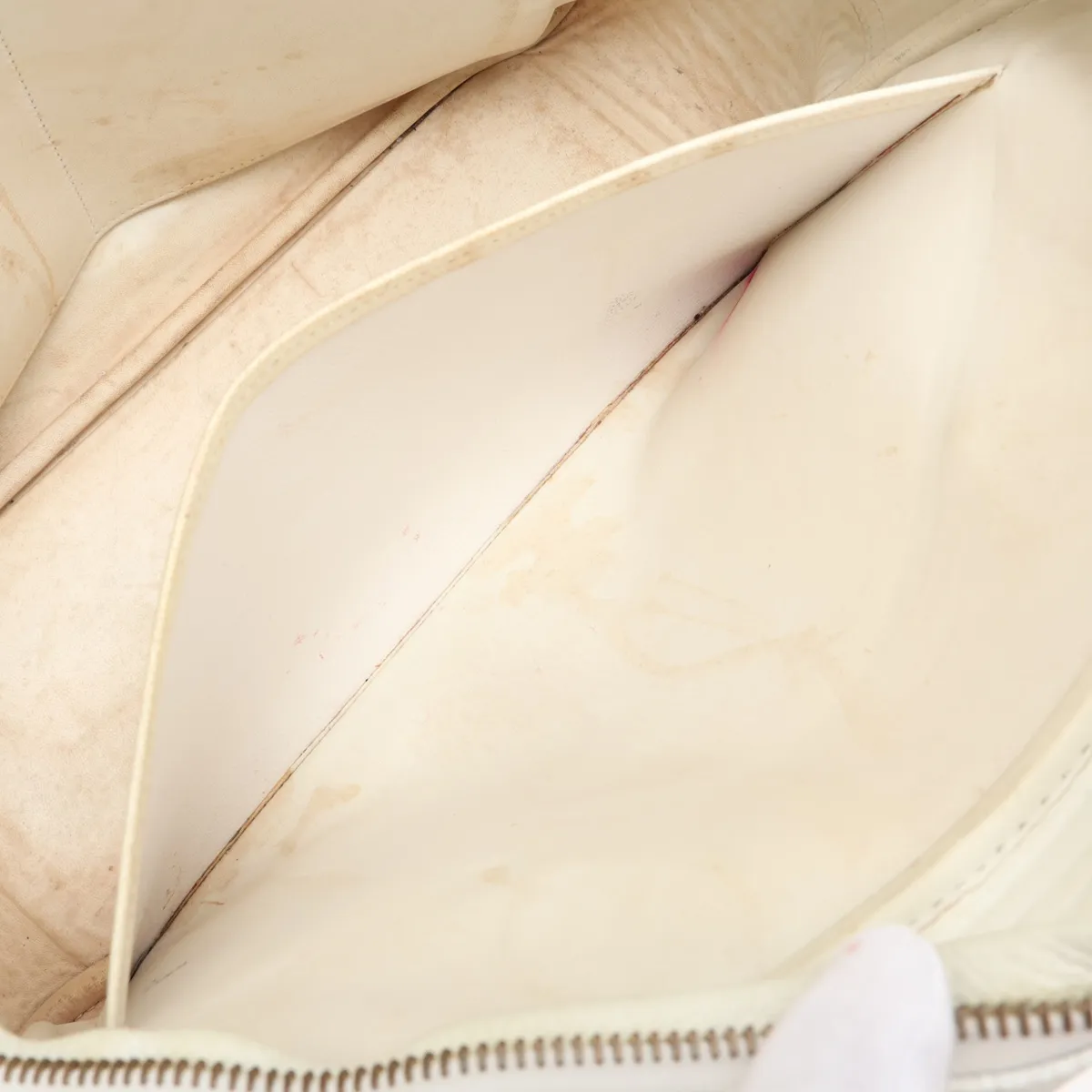 Plume 32 Taurillon Clemence White Leather with Gold Hardware C: 1999 — view 10