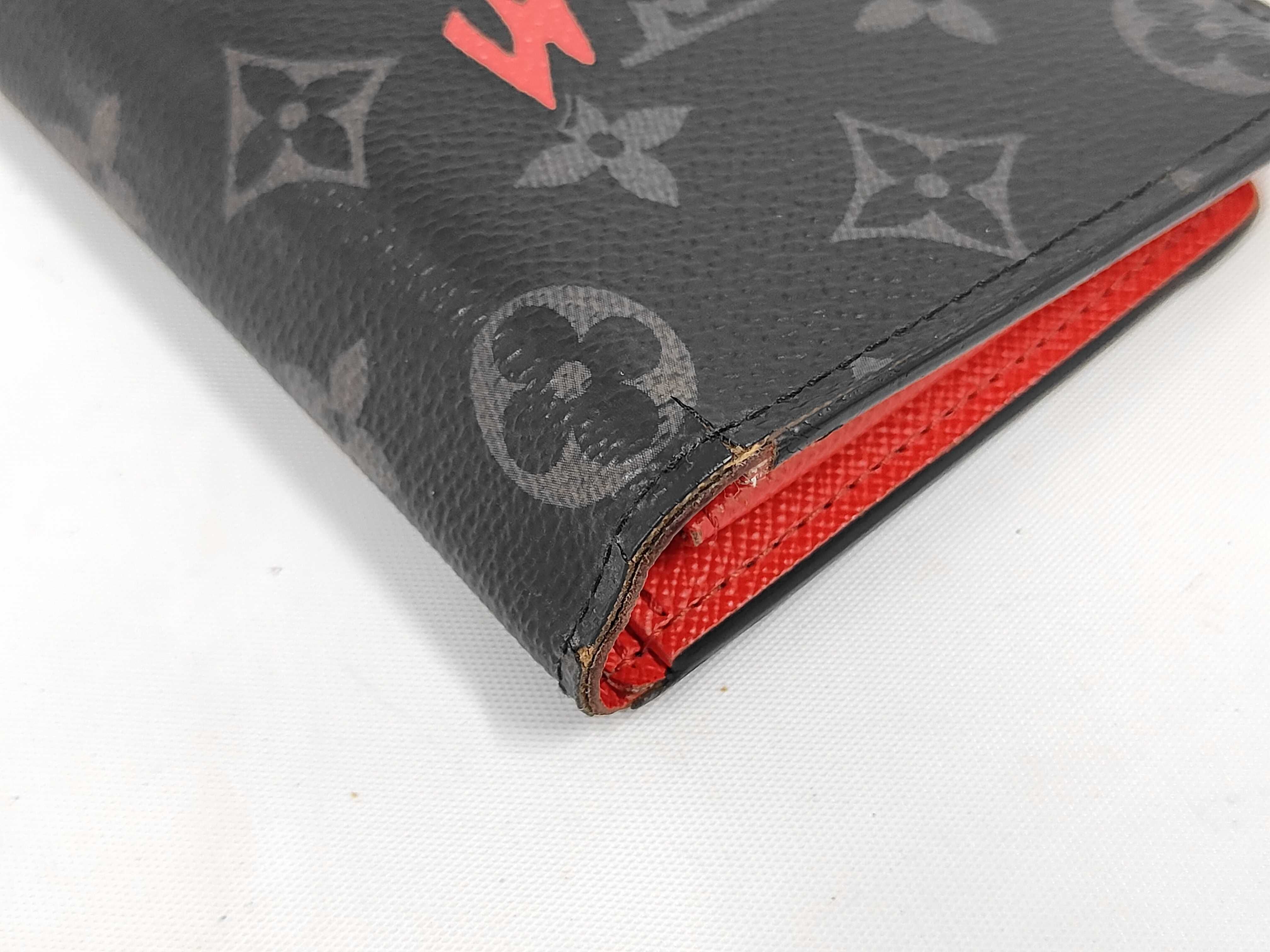 LV Monogram Graffiti Pochette Accessoires AR0051 Wallet — view 4
