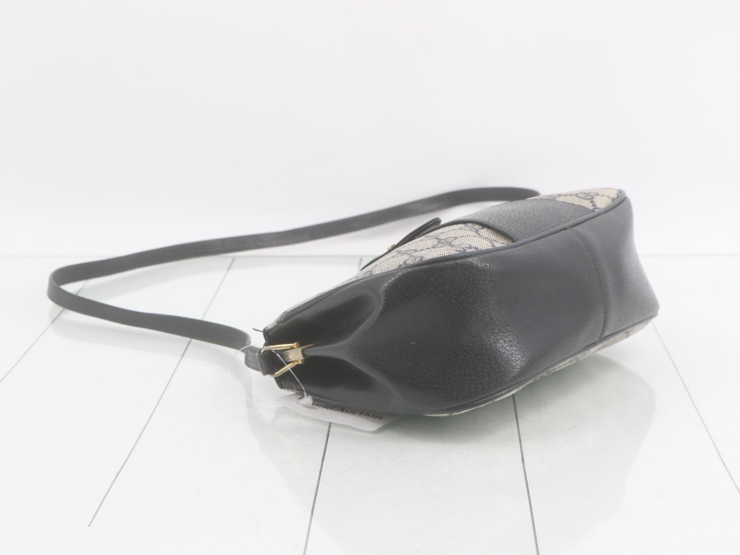 GG Supreme Shoulder Bag — view 5