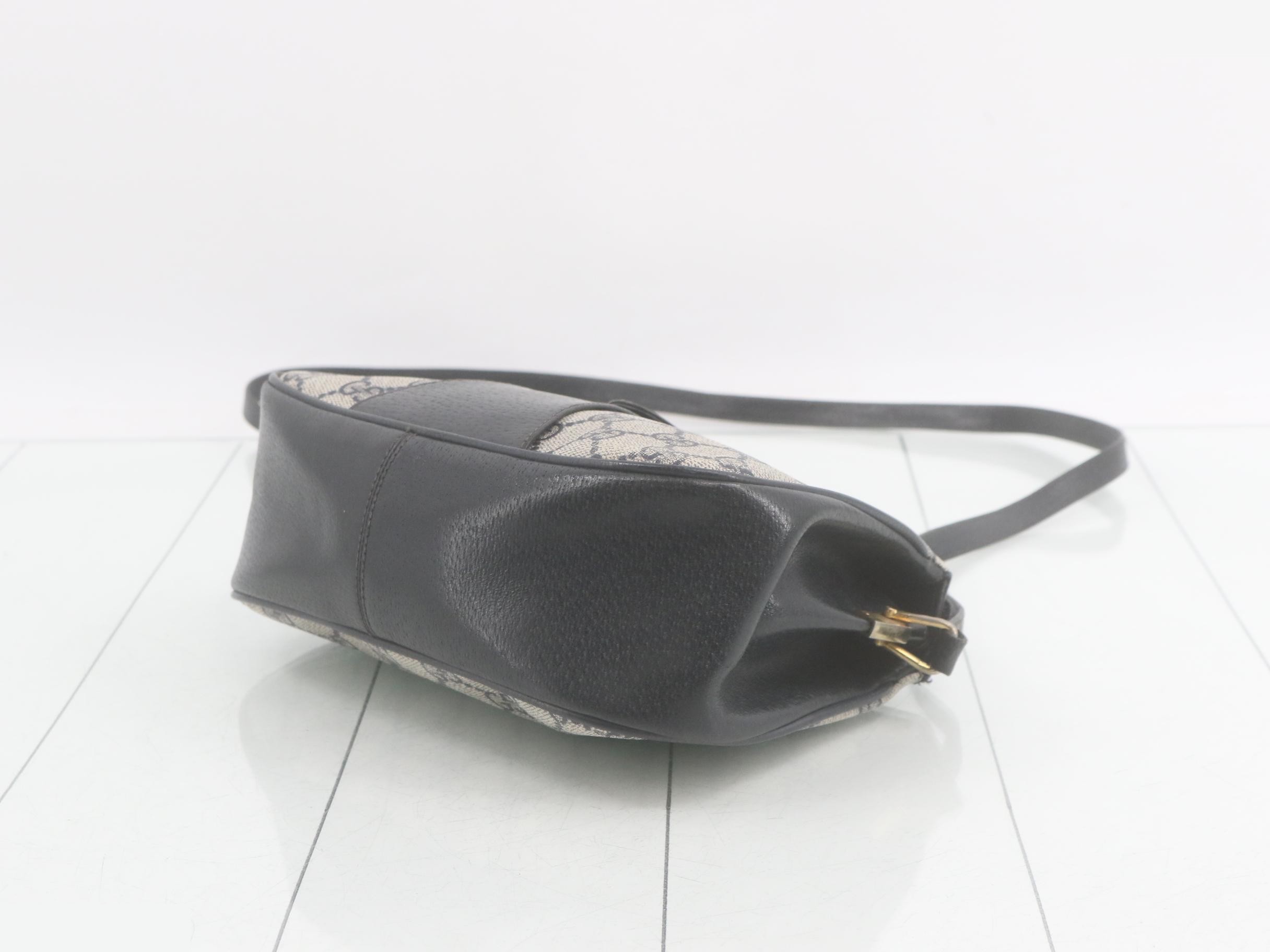 GG Supreme Shoulder Bag — view 6