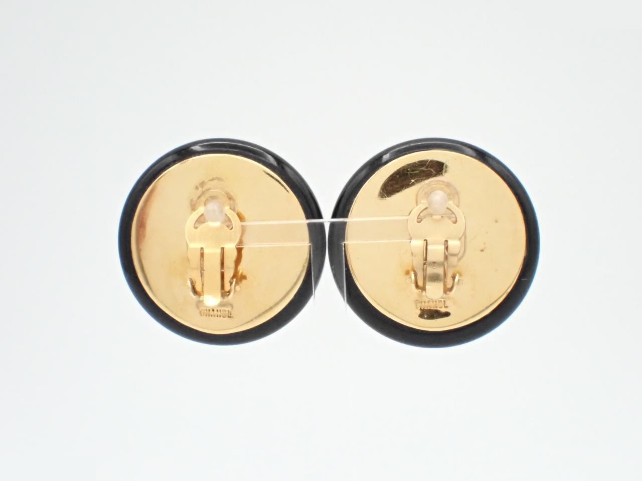 Earrings with Coco Mark design, gold. — view 2