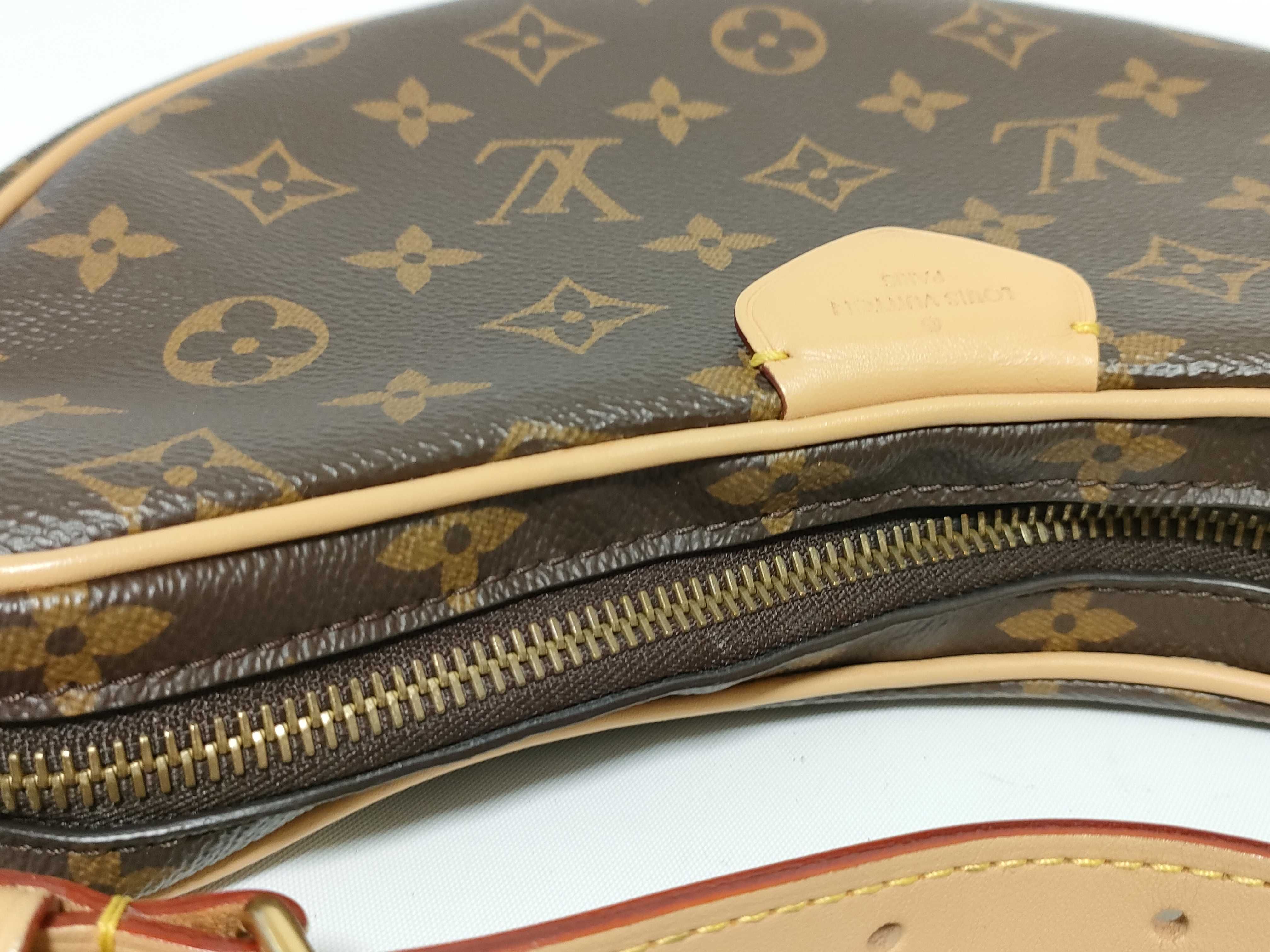 Monogram Vuitton Croissant MM Shoulder Bag M46828 Shoulder Bag — view 6