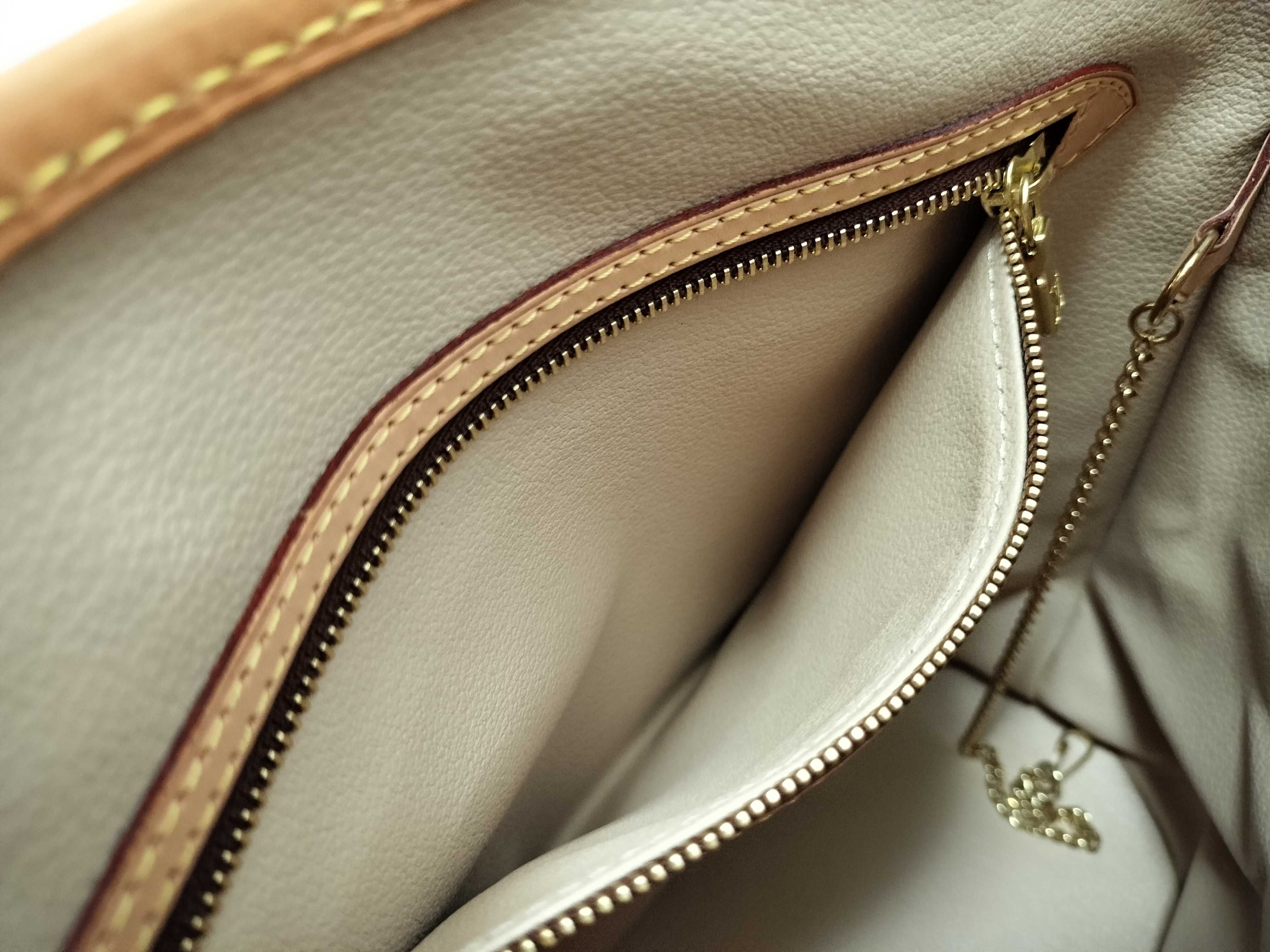 Monogram Bucket PM M42238 Handbag Tote Bag — view 10